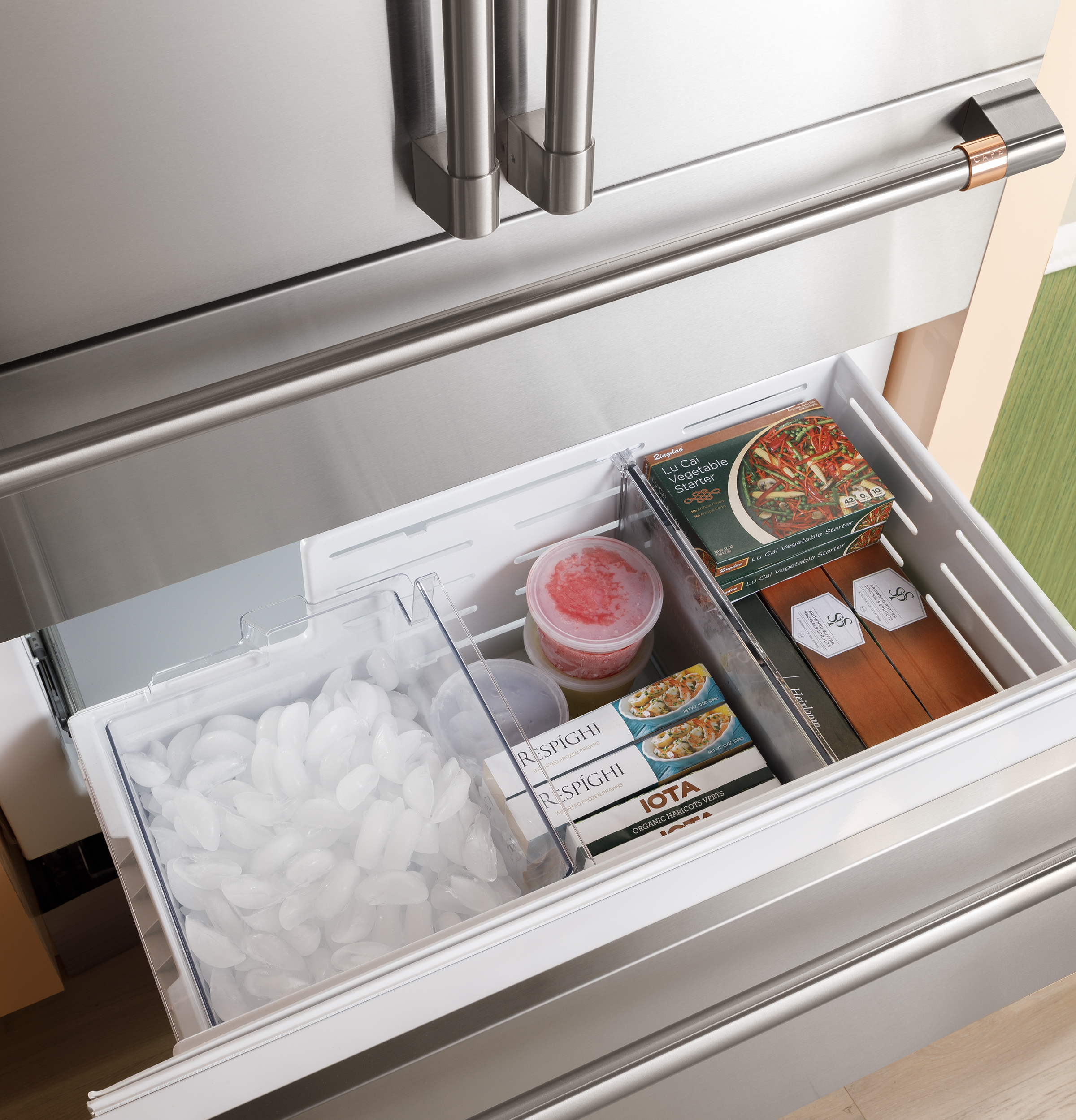 Model: CIC36RP2VS1 | Cafe Café™ 36" Integrated Bottom-Freezer Refrigerator