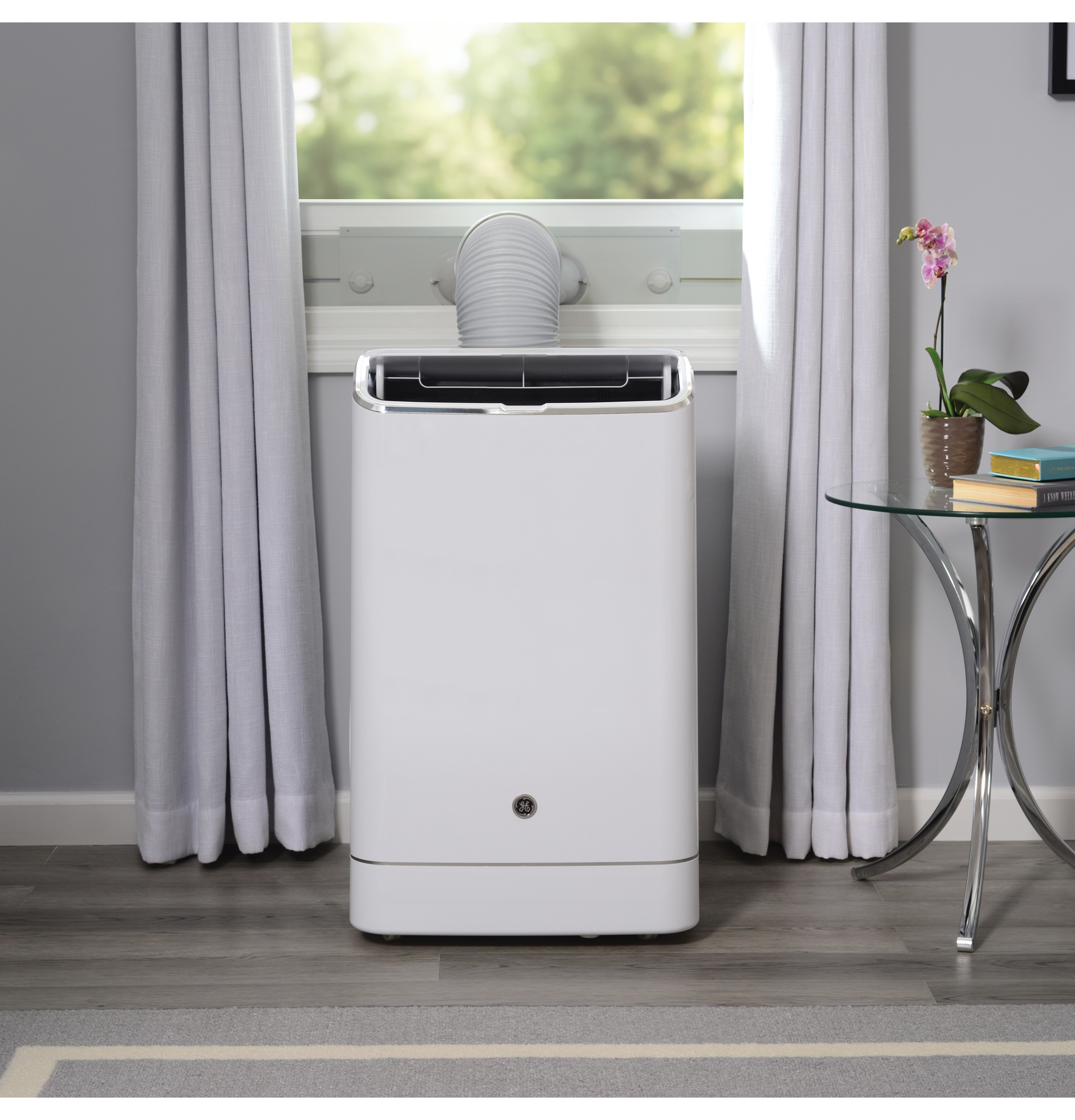 Model: APCA14YBMW | GE GE® 9,850 BTU SACC Smart Portable Air Conditioner for Medium Rooms up to 550 sq ft. (14,000 BTU ASHRAE)