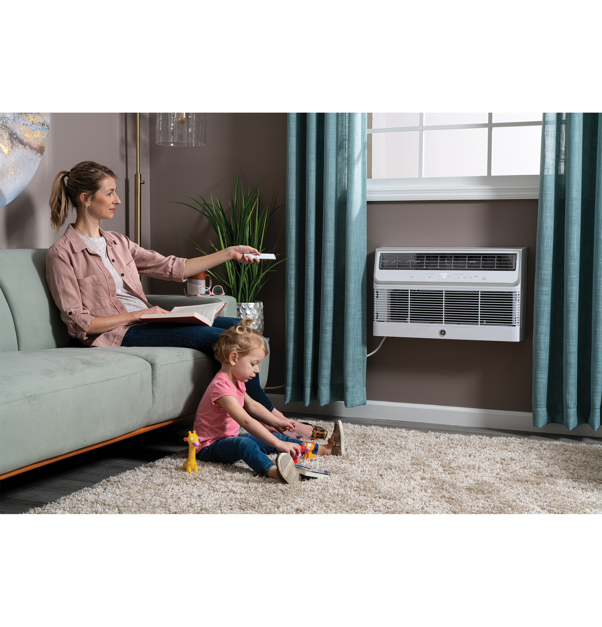 Model: AJCQ10DWH | GE GE® ENERGY STAR® 230/208V Cool-Only 10,000 BTU Built-In Room Air Conditioner