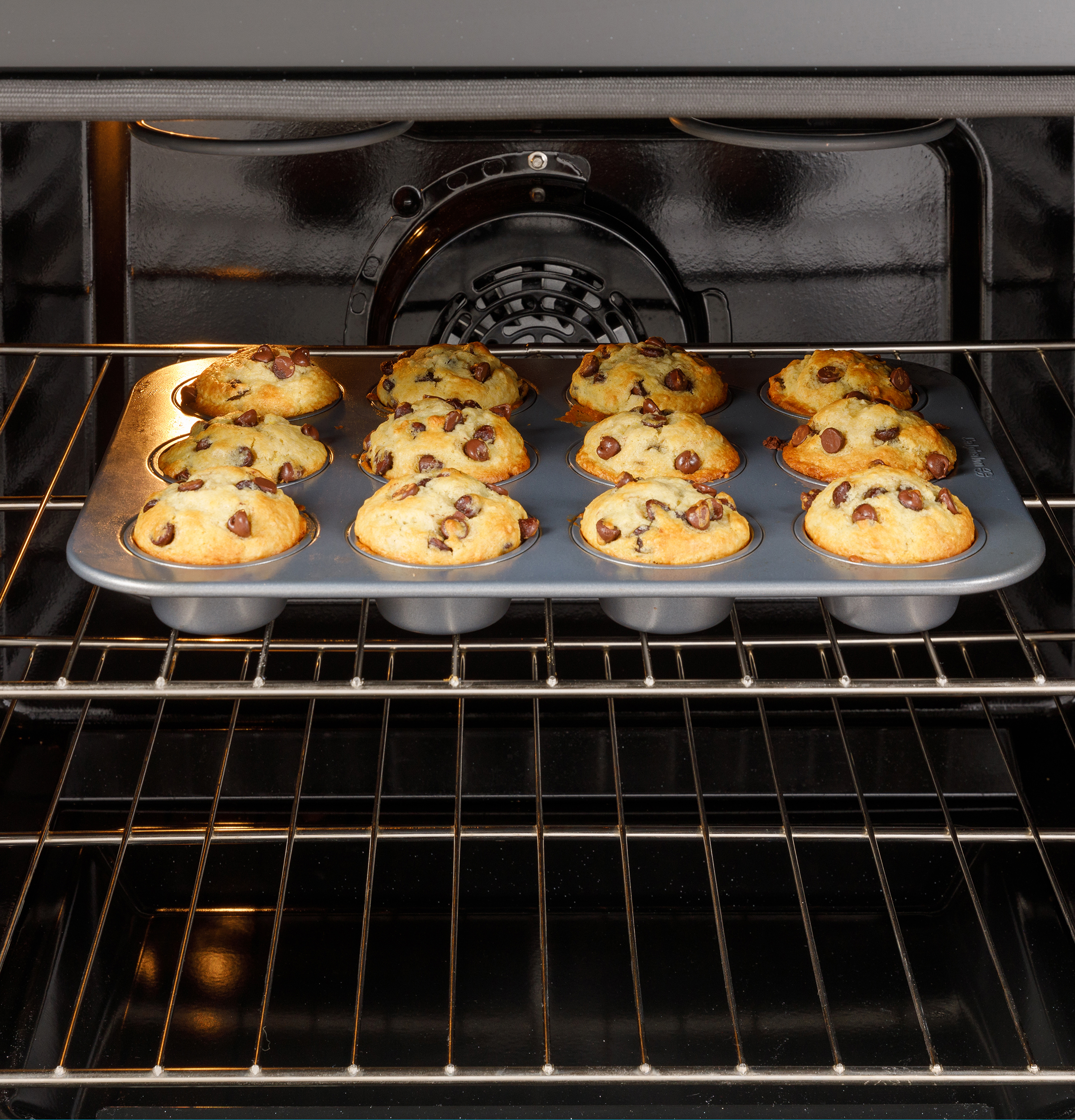 Model: GRF600AVWW | GE GE® ENERGY STAR® 30" Free-Standing Electric Convection Range with No Preheat Air Fry and EasyWash™ Oven Tray