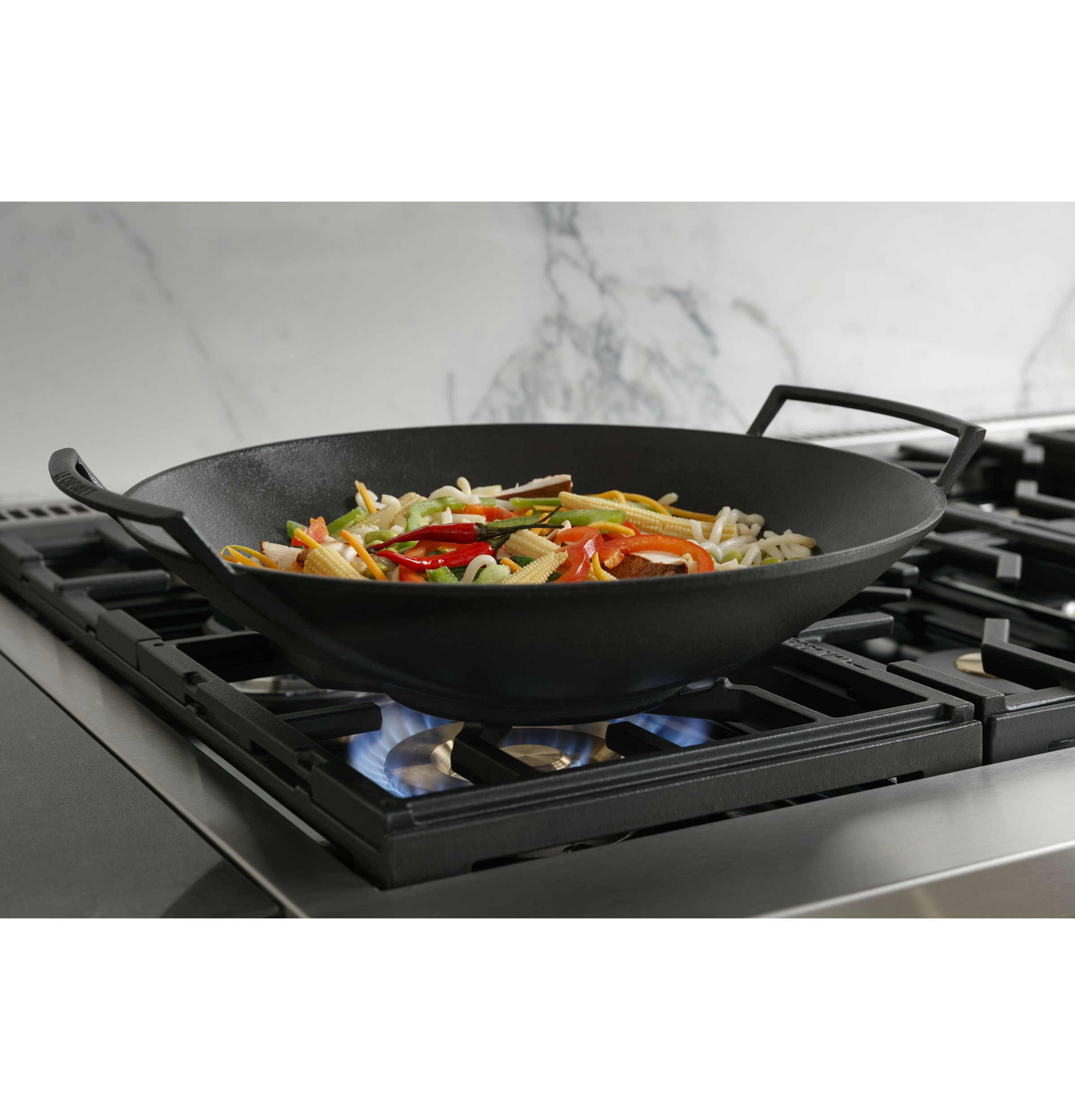 Model: ZGP486NDTSS | Monogram Monogram 48" All Gas Professional Range with 6 Burners and Griddle