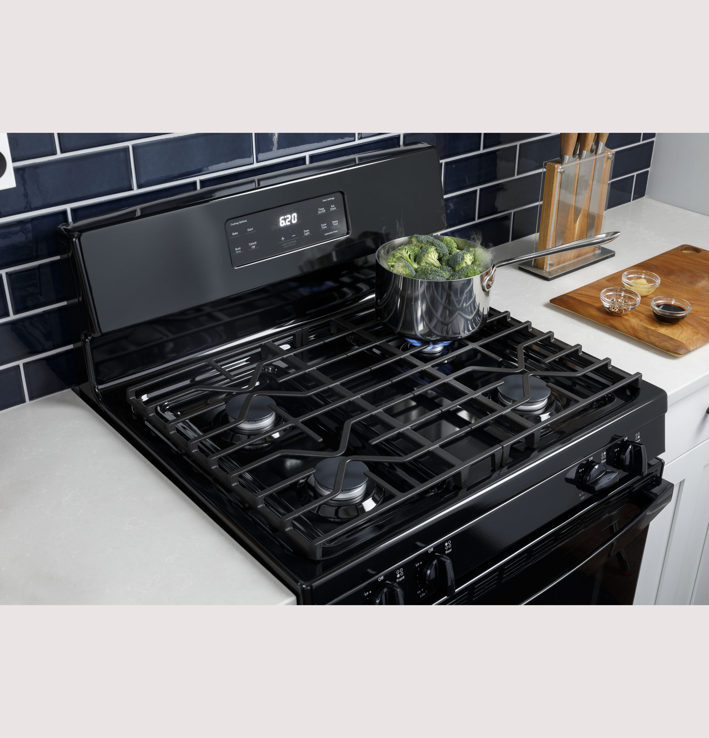 Model: JGBS61RPSS | GE GE 30" Free-Standing Gas Range