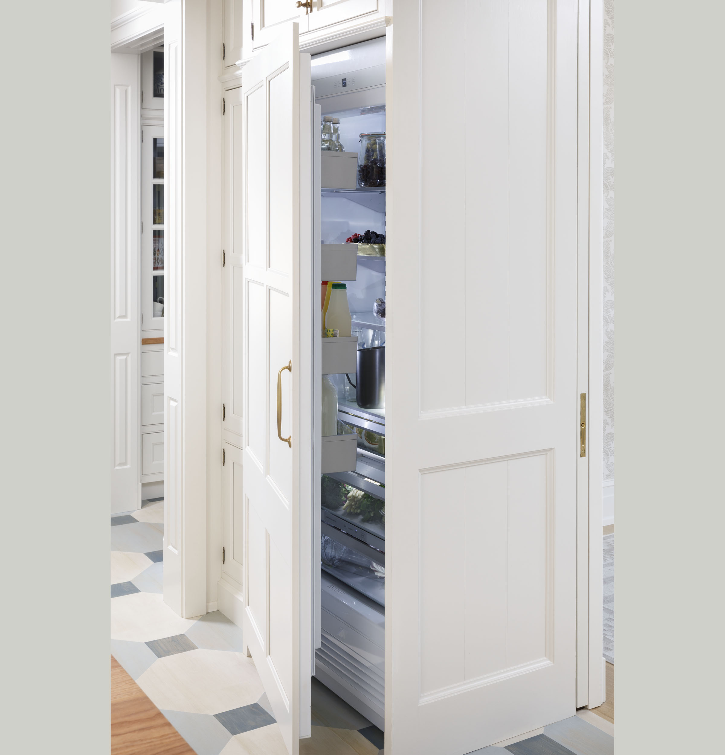 Model: ZIR361NBRII | Monogram Monogram 36" Panel-Ready Integrated Column Refrigerator