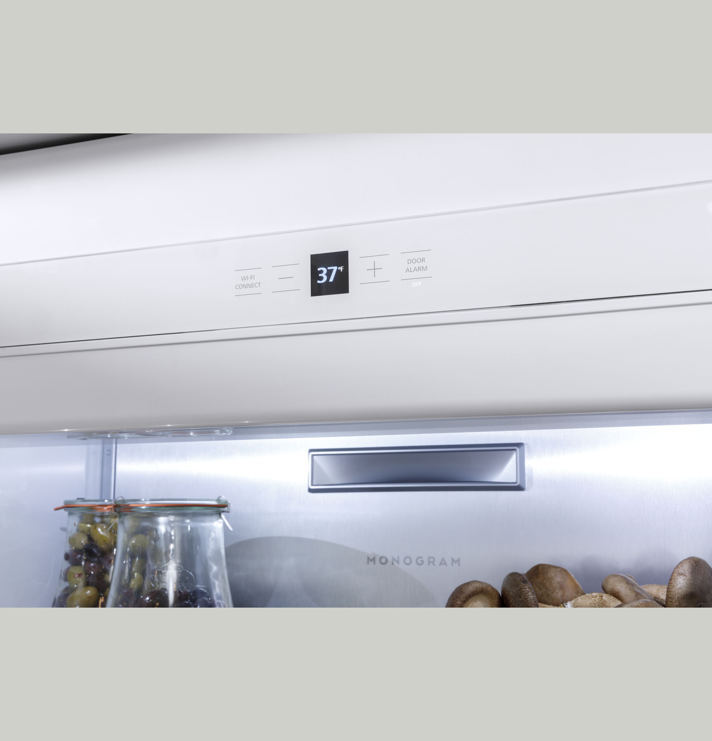 Model: ZIR361NBRII | Monogram Monogram 36" Panel-Ready Integrated Column Refrigerator