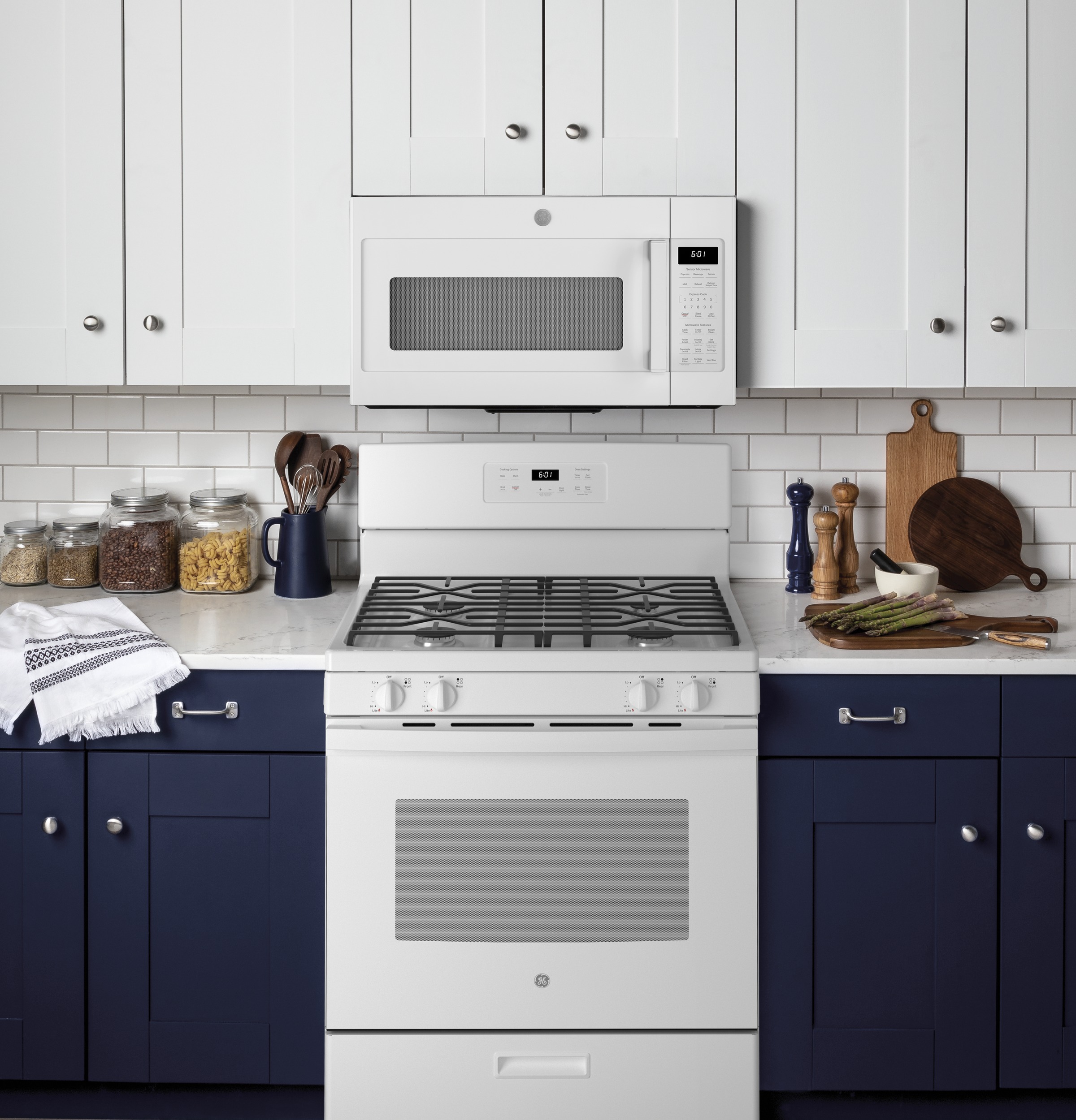 Model: JGBS61DPWW | GE GE® 30" Free-Standing Gas Range