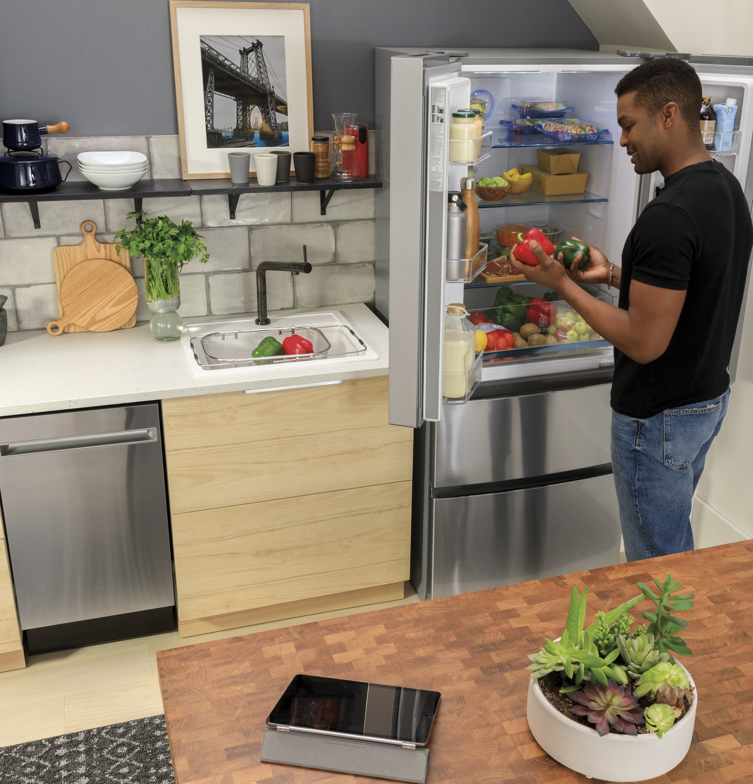 Model: QDT125SSLSS | Haier Haier ENERGY STAR® 18" Stainless Steel Interior Dishwasher with Sanitize Cycle