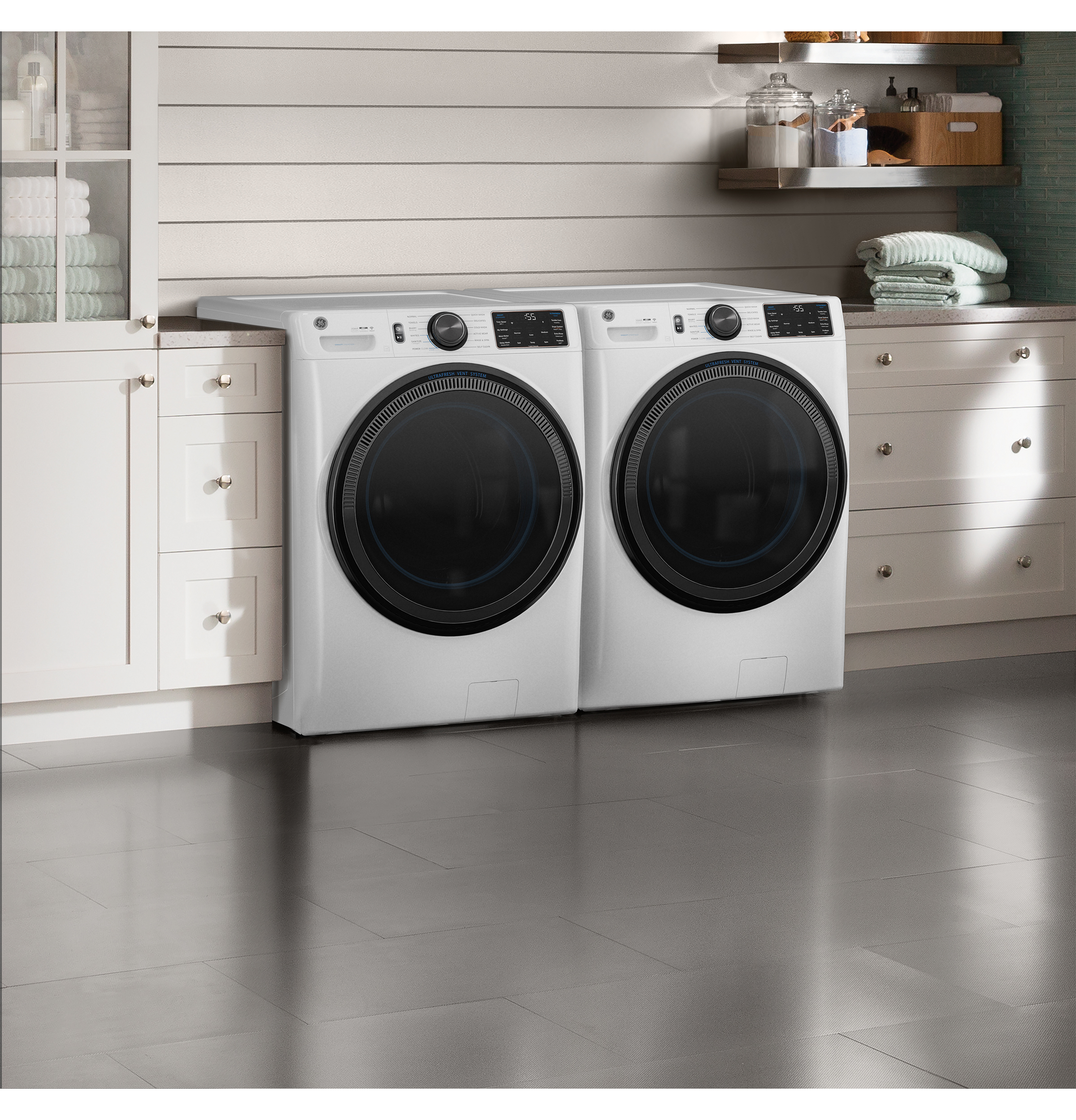 Model: GFD65GSSVWW-SD | GE GE® 7.8 cu. ft. Capacity Smart Front Load Gas Dryer with Steam and Sanitize Cycle