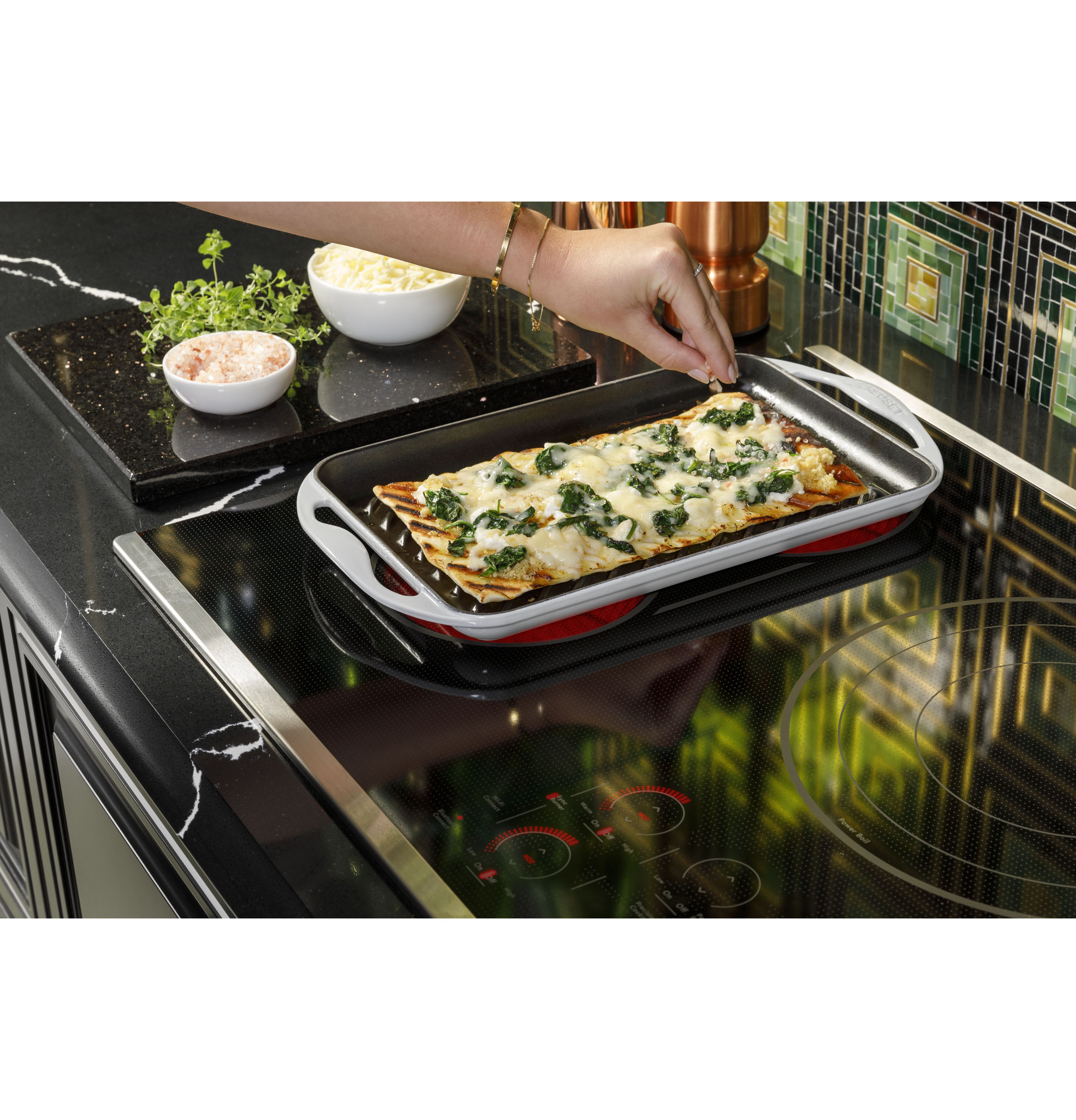 Model: CEP90362TSS | Cafe Café™ 36" Touch-Control Electric Cooktop