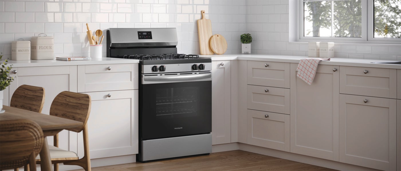 Model: FCRG3051BS | Frigidaire 30" Gas Range