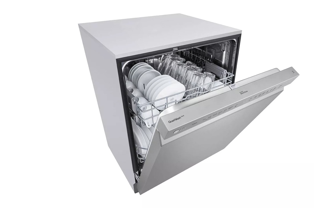 LG Front Control Smart wi-fi Enabled Dishwasher with QuadWash