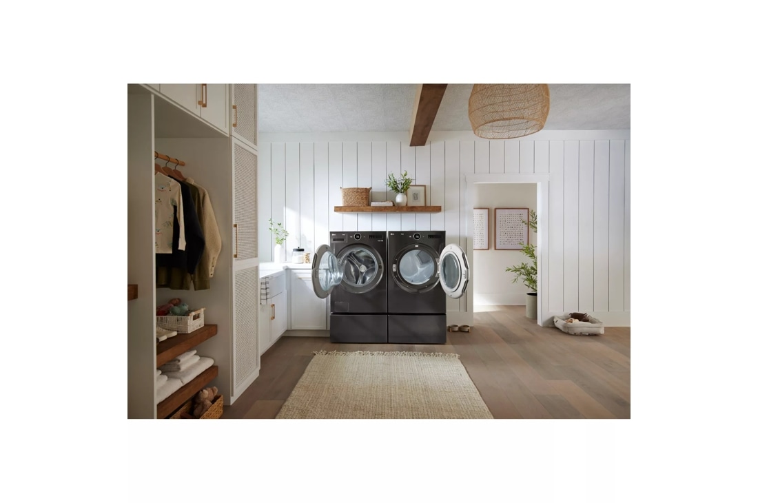 Model: DLGX6701B | LG 7.4 cu. ft. Ultra Large Capacity Smart Front Load Gas Dryer with Built-In Intelligence & TurboSteam