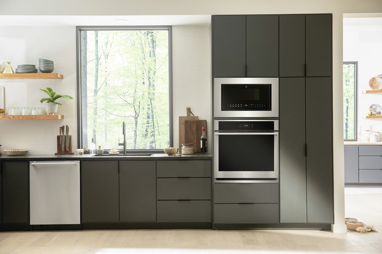 Model: EMBS2411BB | Electrolux 30" Built-In Side Swing Microwave Oven