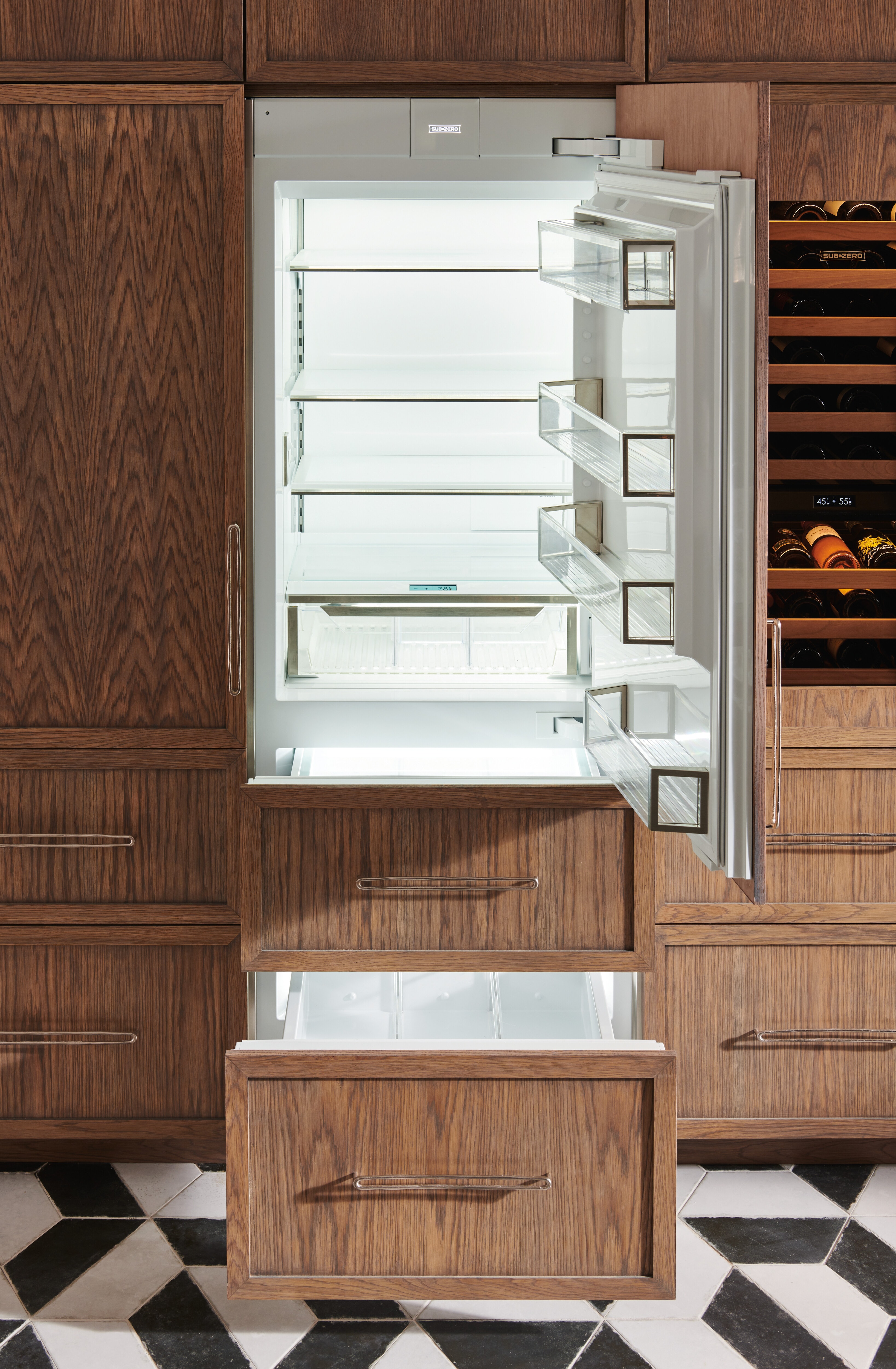 Model: DET3050RID/R | Sub-Zero 30" Designer Over-and-Under Refrigerator with Internal Dispenser - Panel Ready