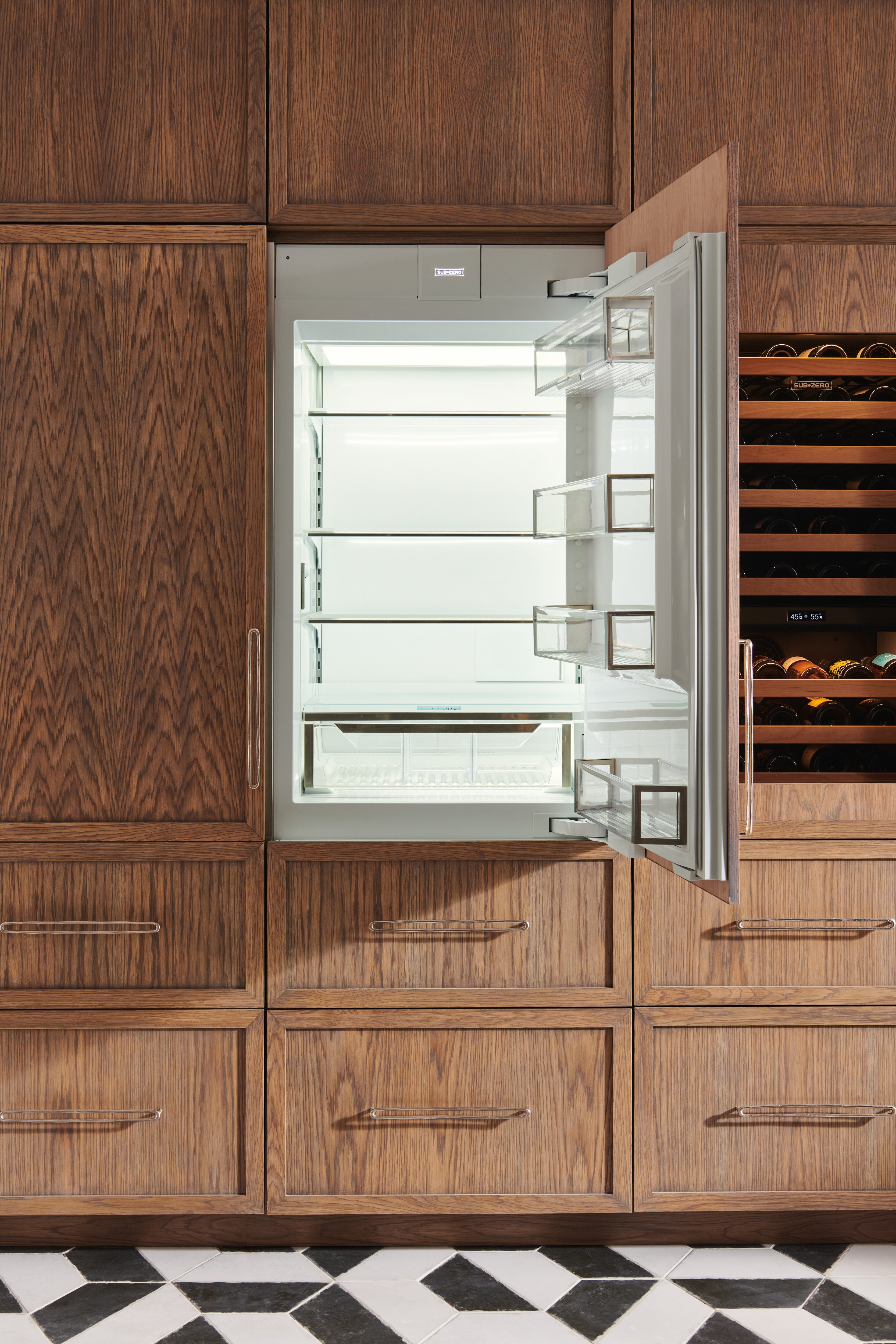 Model: DET3050RID/R | Sub-Zero 30" Designer Over-and-Under Refrigerator with Internal Dispenser - Panel Ready