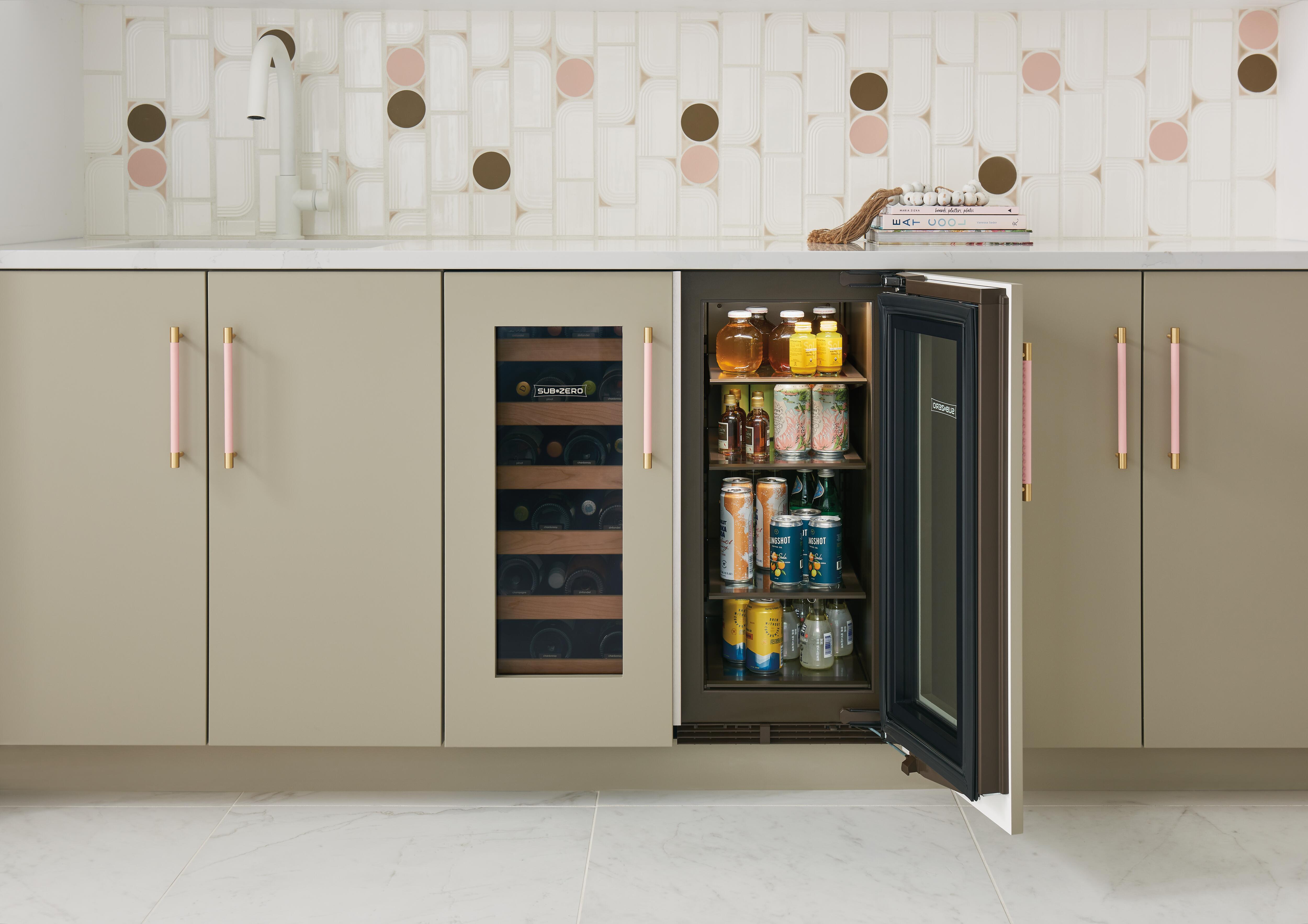 Model: DEU1550B/R | Sub-Zero 15" Designer Undercounter Beverage Center with Solid Door - Panel Ready - Right Hinge