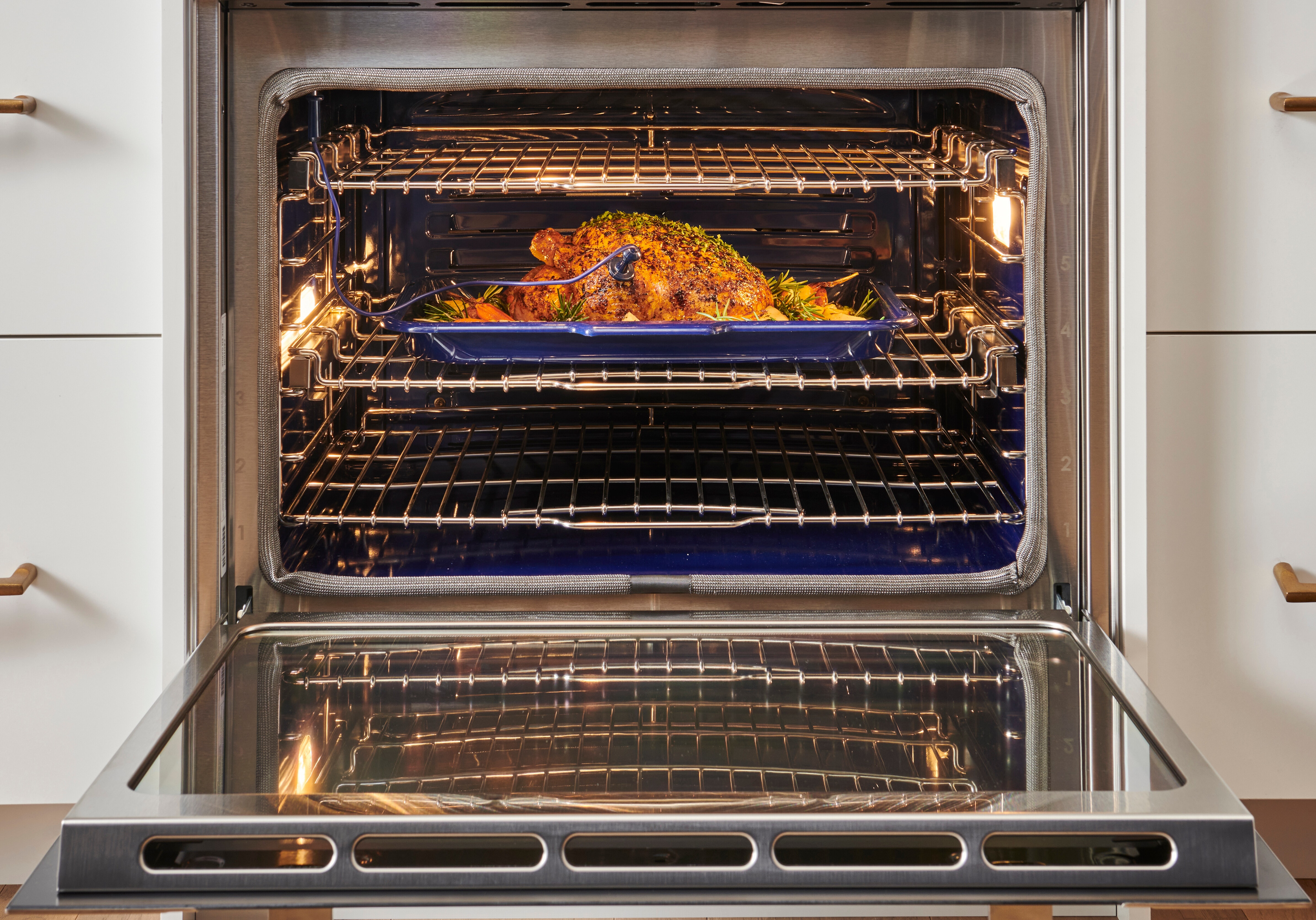 Model: SO3050TM/S/T | Wolf 30" M Series Transitional Built-In Single Oven