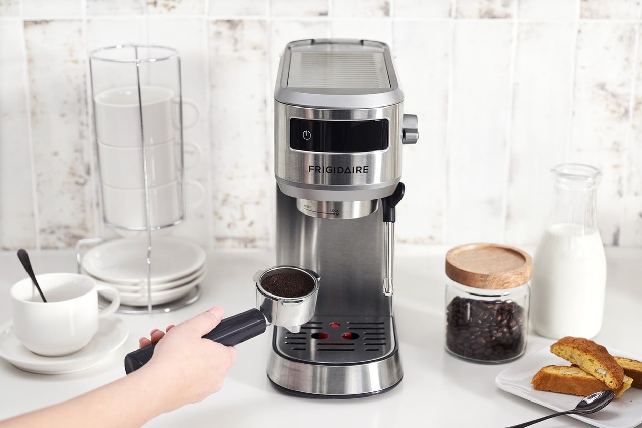 Model: FREM100SS | Frigidaire Steam Espresso Maker