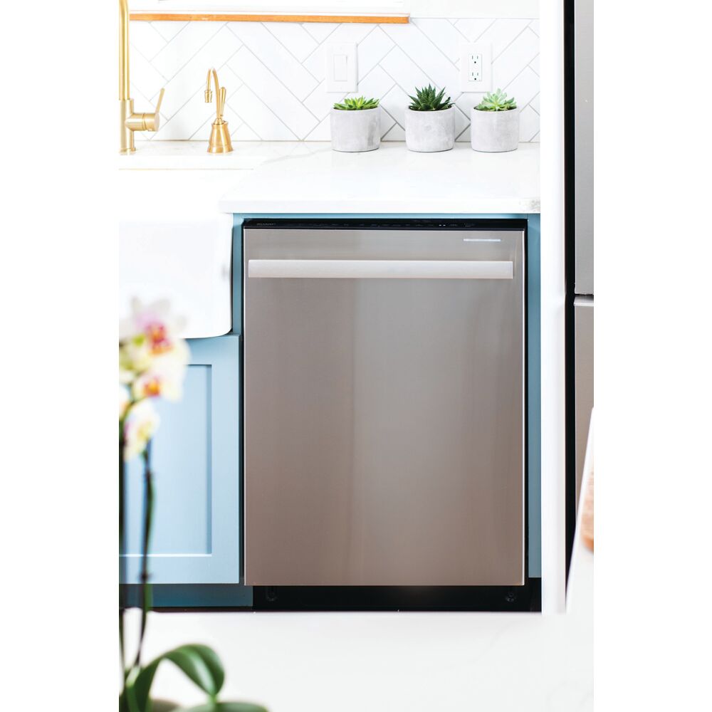 Model: SDW6757ES | Sharp Appliances 24" Top Ctrl Dishwasher, 45 dBA, 3rd Rack