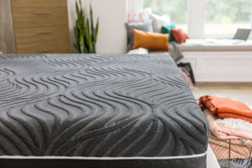 Model: 52335462 | Sealy Sealy Posturepedic Hybrid Premium Silver Chill Plush-California King