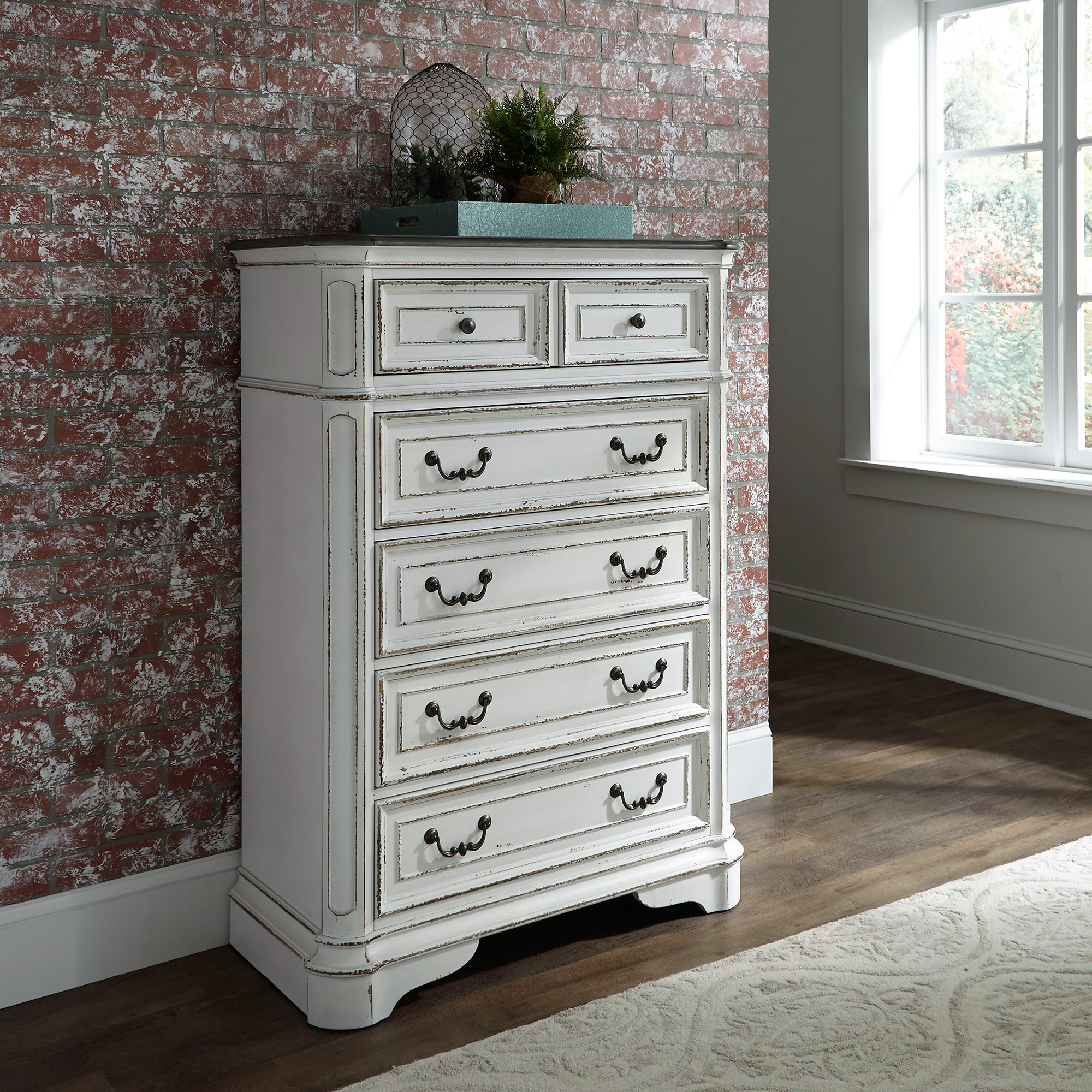 Liberty Furniture 5 Drawer Chest