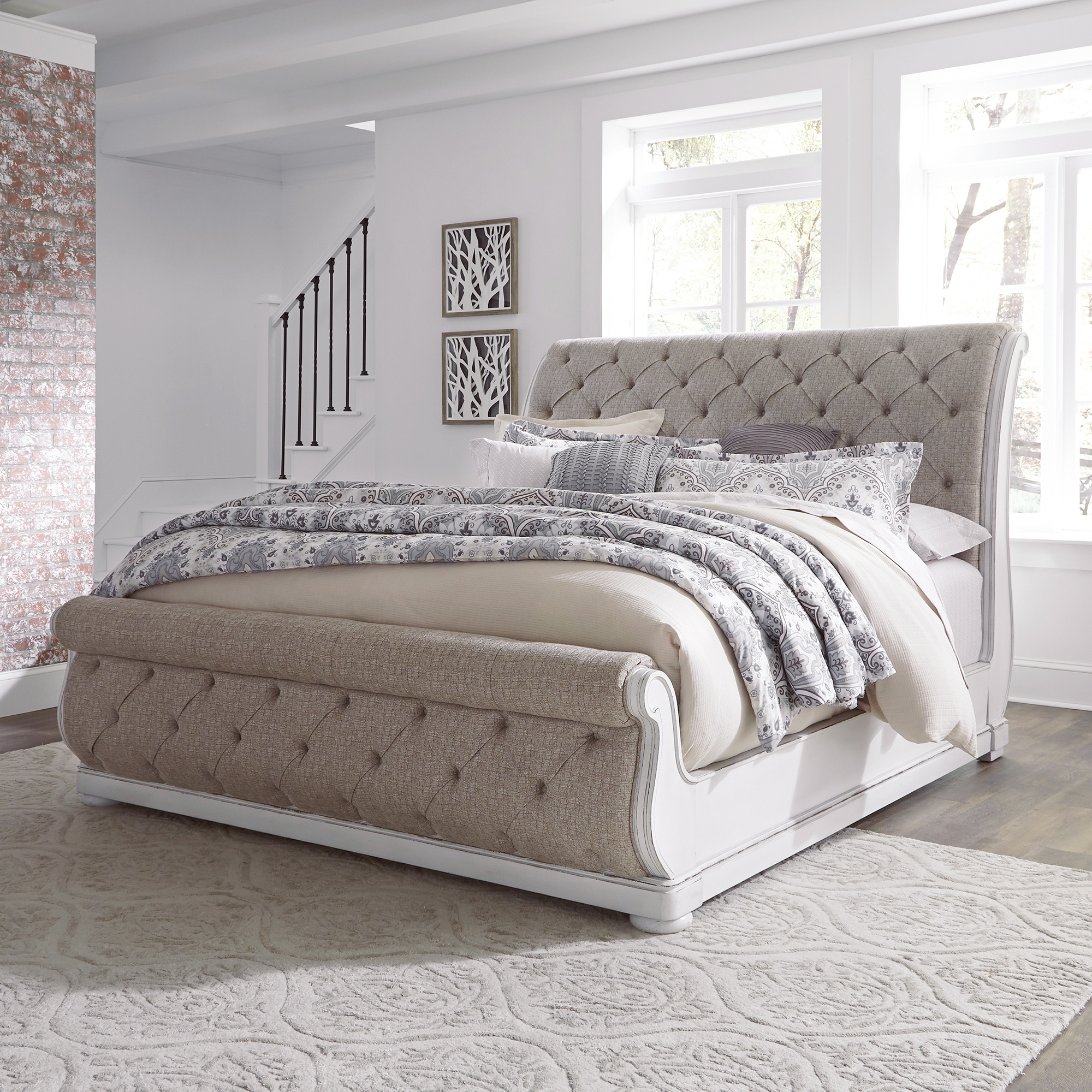 Liberty Furniture Queen Uph Sleigh Bed