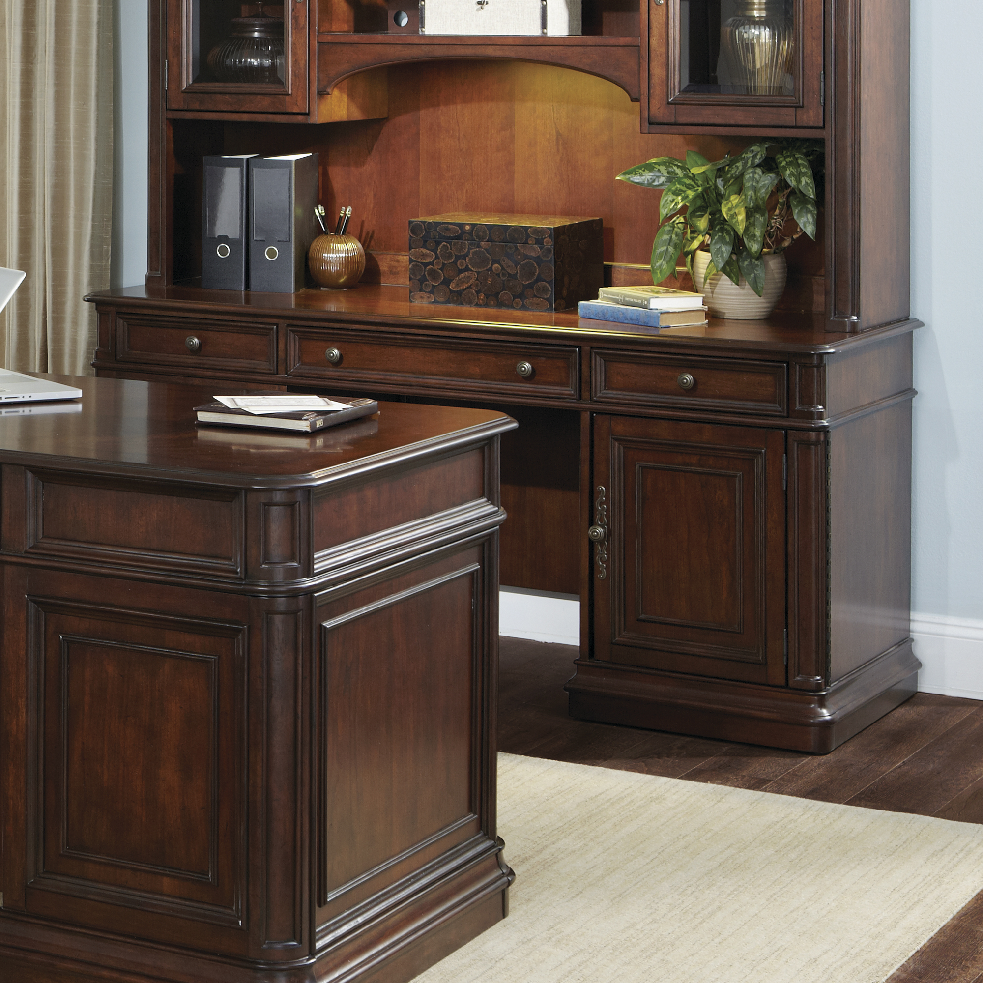 Liberty Furniture Jr Executive Credenza Top