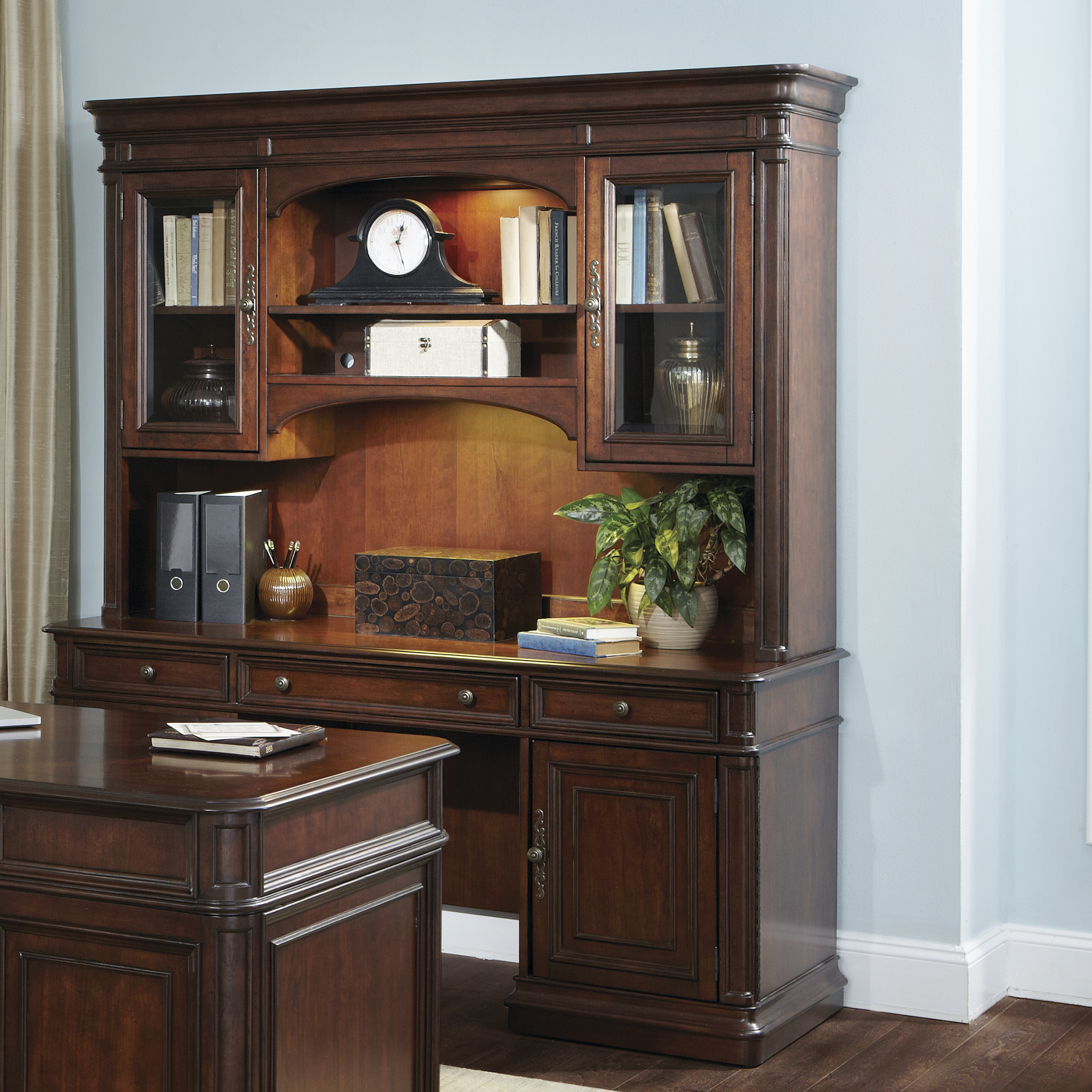 Liberty Furniture Jr Executive Credenza Set