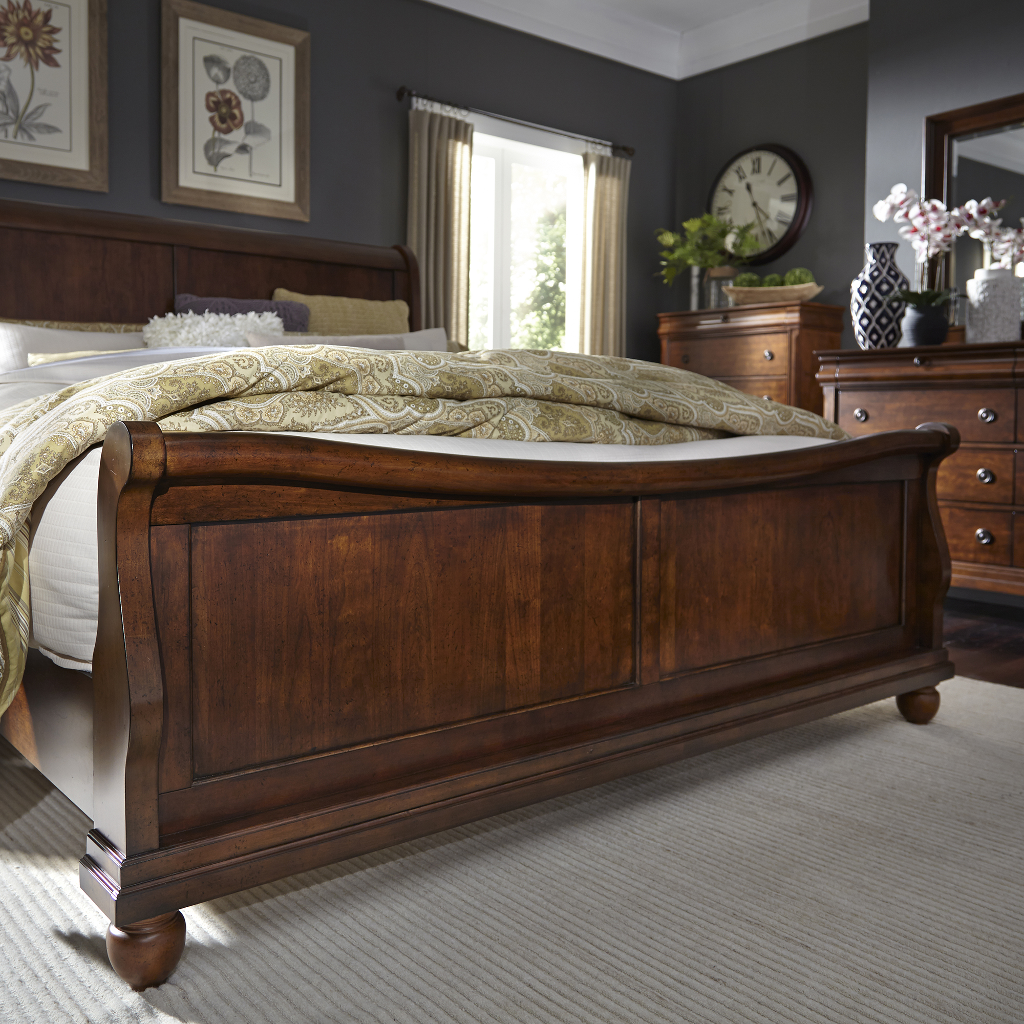Model: 589-BR21F | Liberty Furniture Queen Sleigh Footboard