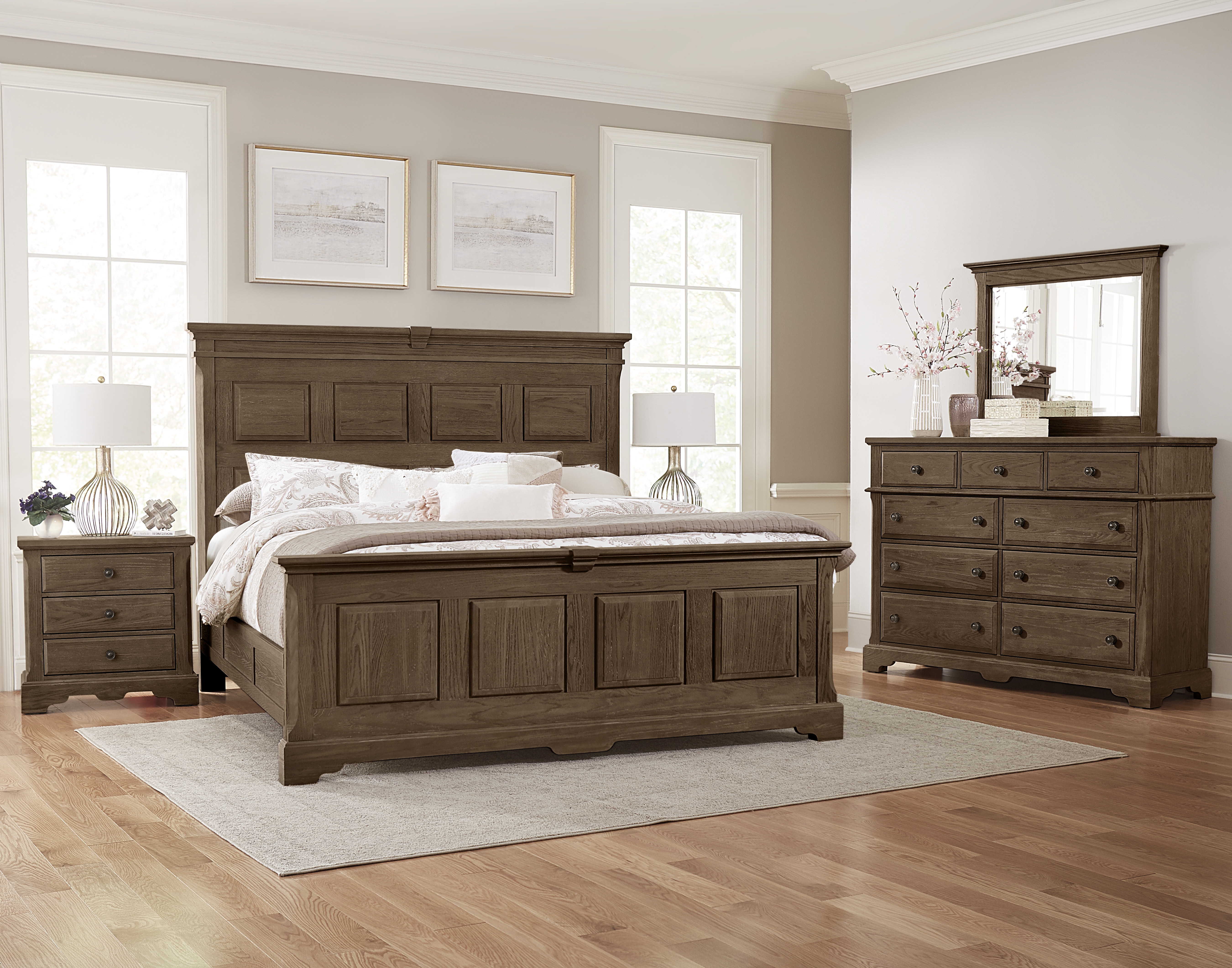 Model: 112-955 | Artisan & Post by Vaughan-Bassett Mansion Ftbd 5/0
