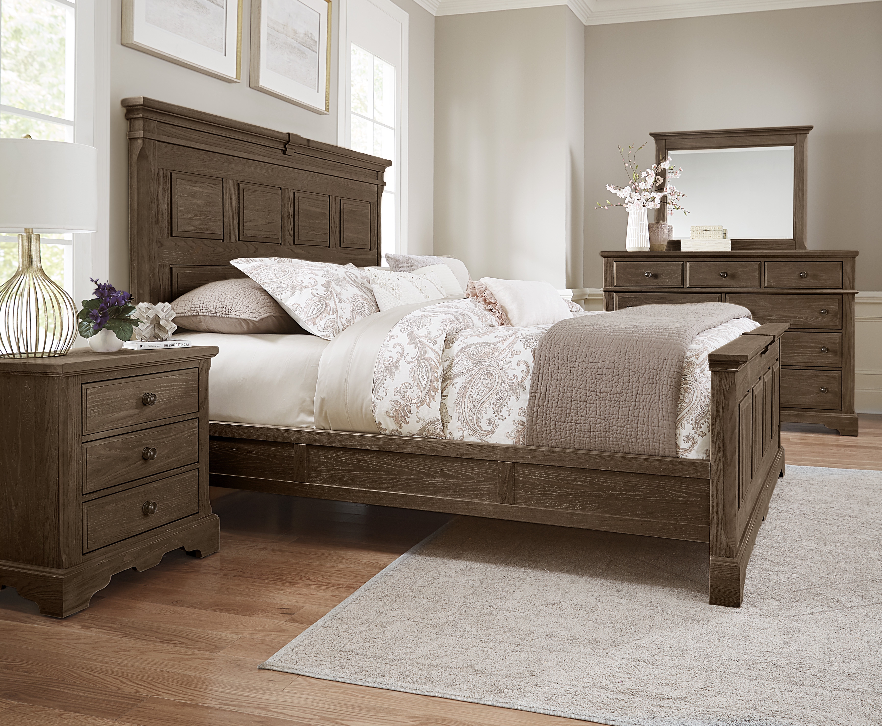 Model: 112-955 | Artisan & Post by Vaughan-Bassett Mansion Ftbd 5/0
