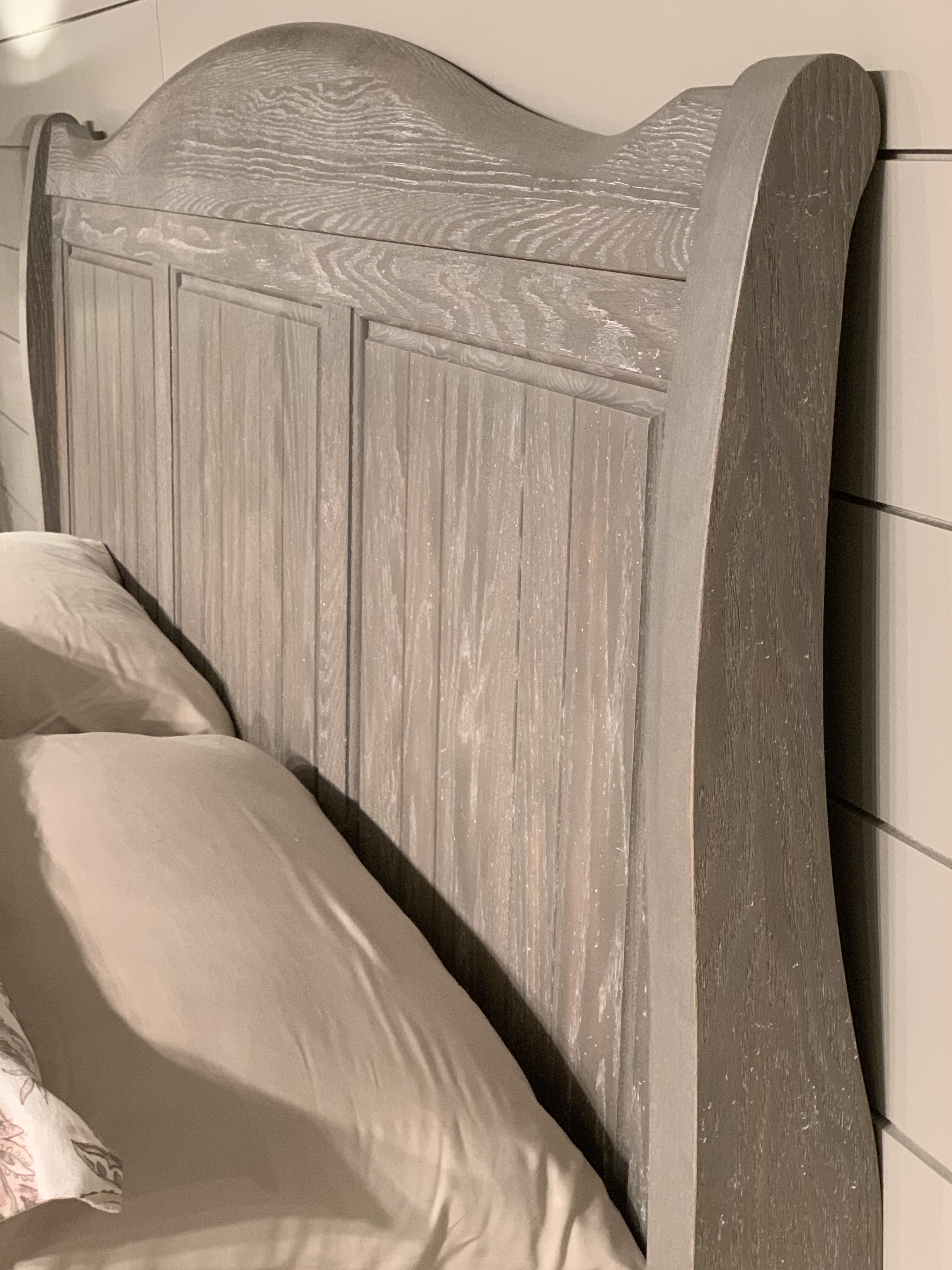 Artisan & Post by Vaughan-Bassett Sleigh Hdbd 6/6
