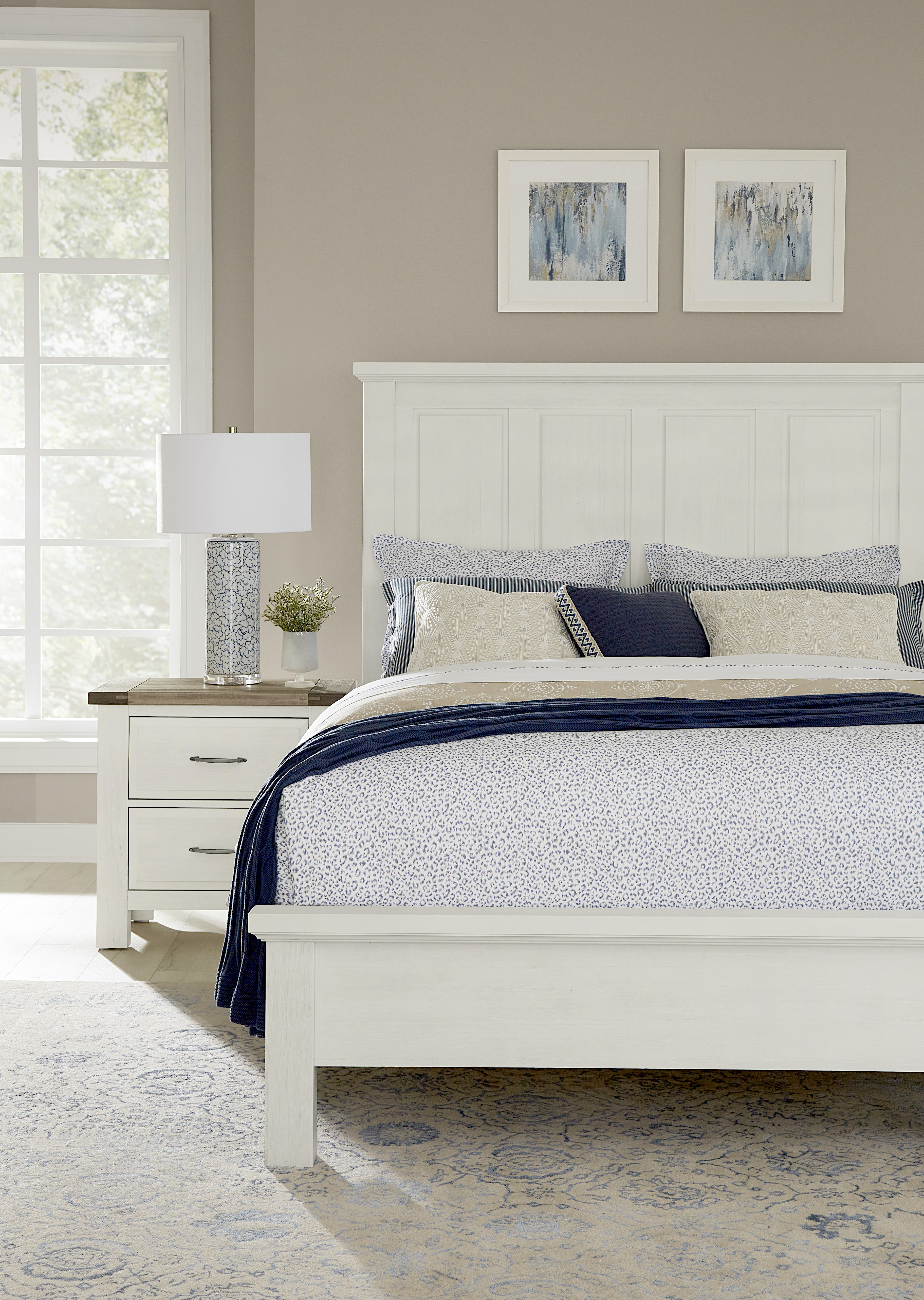 Model: 116-669-966-733-MS2 | Artisan & Post by Vaughan-Bassett King Mansion Bed