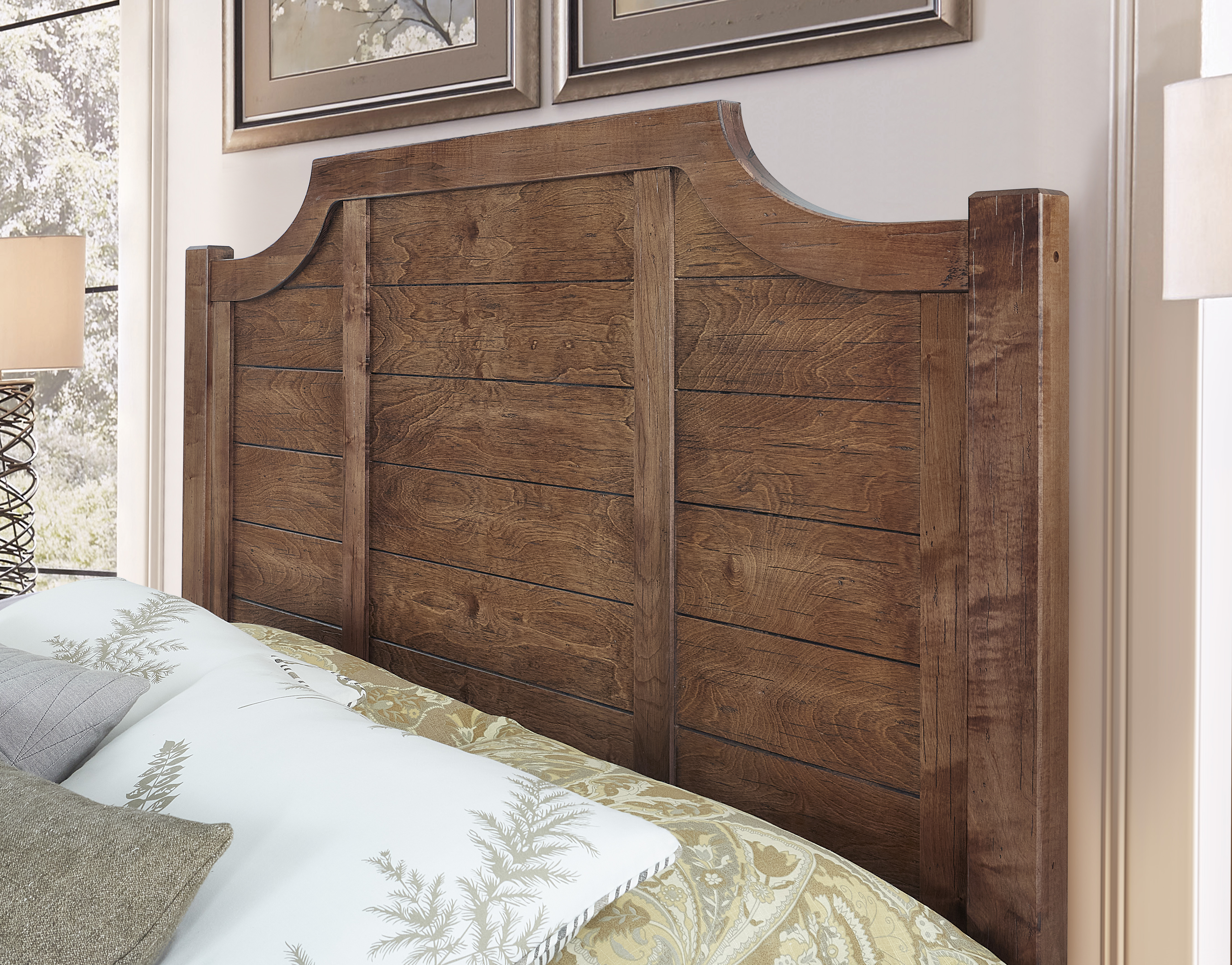Model: 118-557 | Artisan & Post by Vaughan-Bassett Scalloped Hdbd 5/0