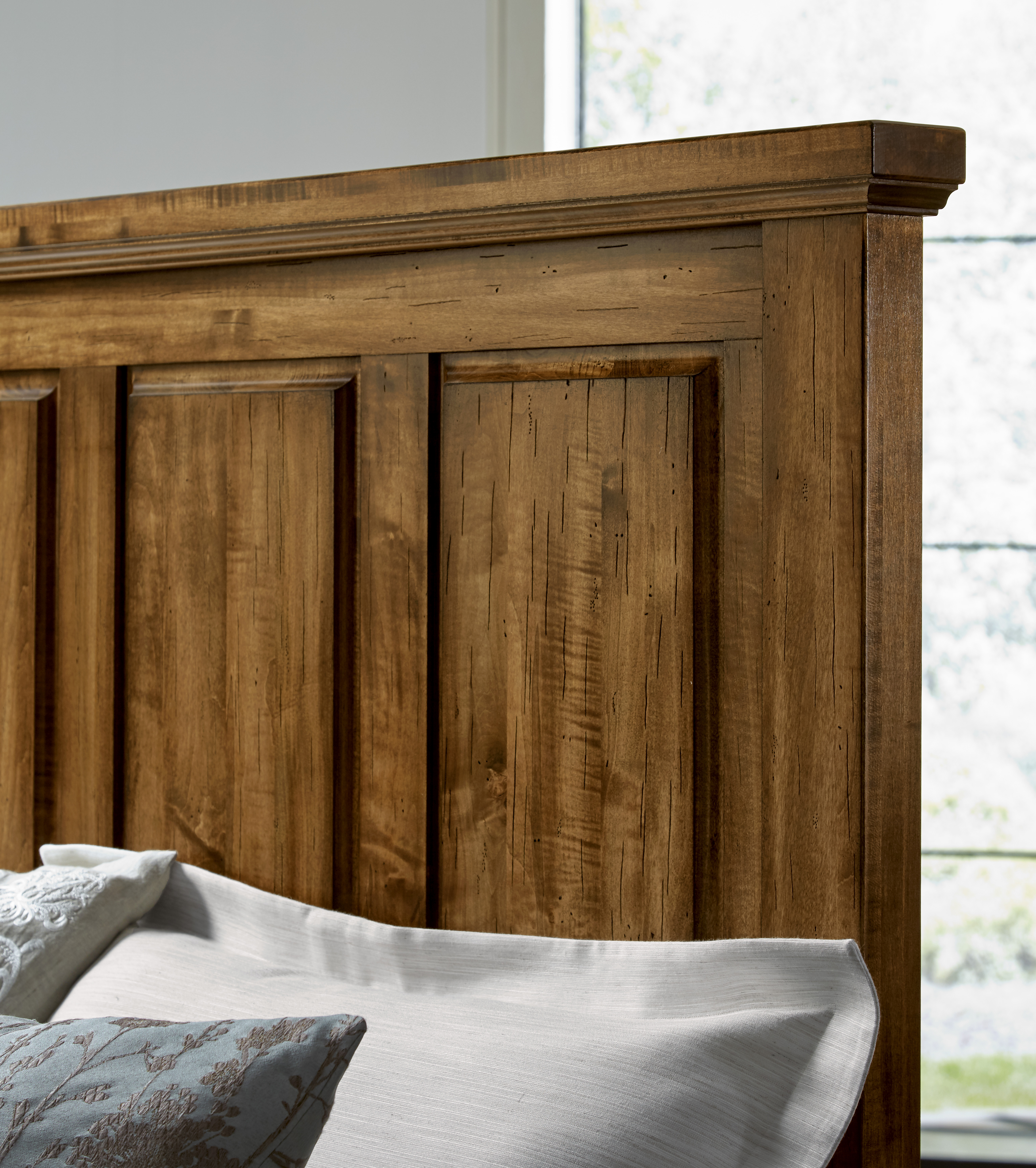 Artisan & Post by Vaughan-Bassett Mansion Hdbd 6/6