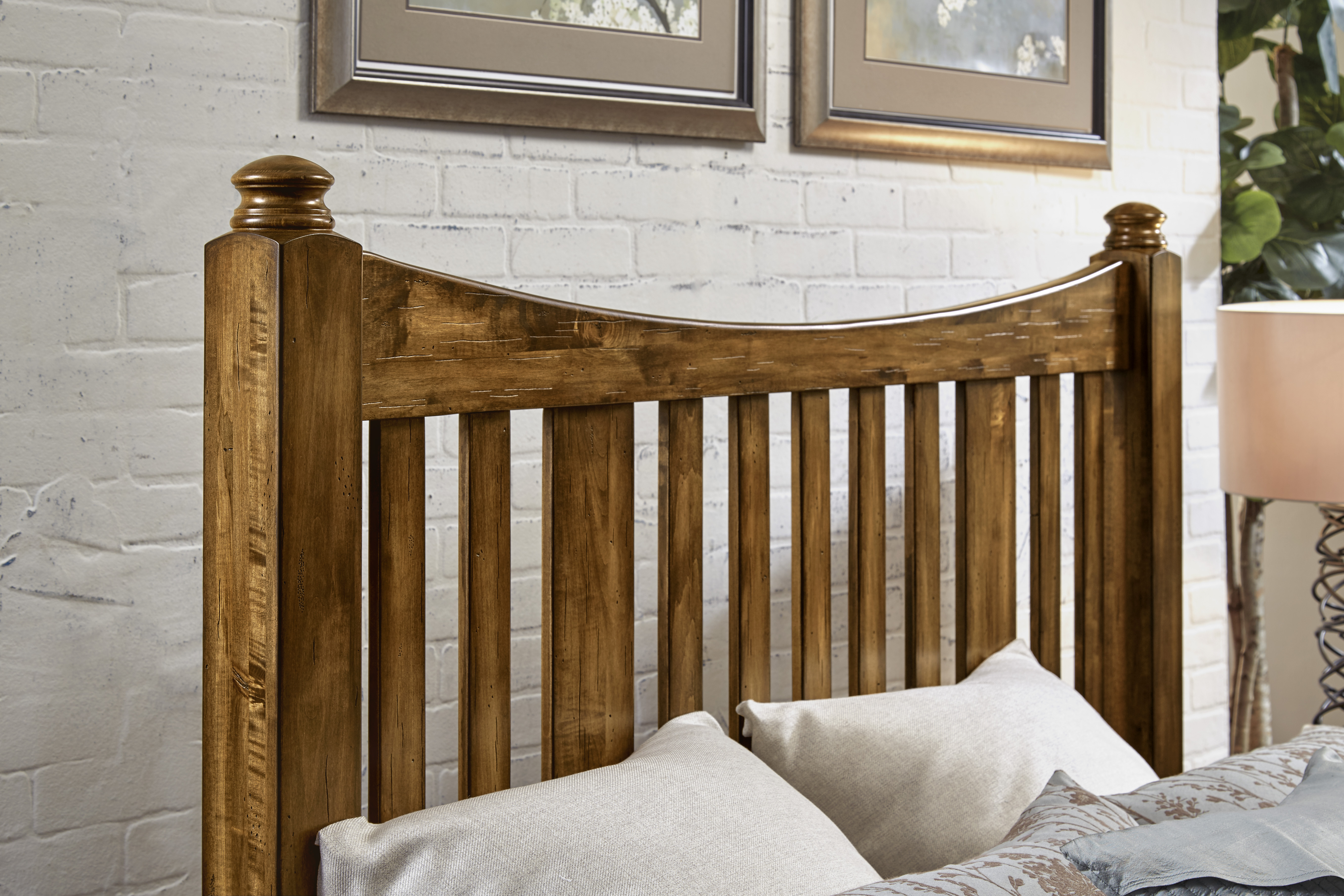 Model: 118-668-066B-502-666 | Artisan & Post by Vaughan-Bassett King Slat Poster Storage Bed