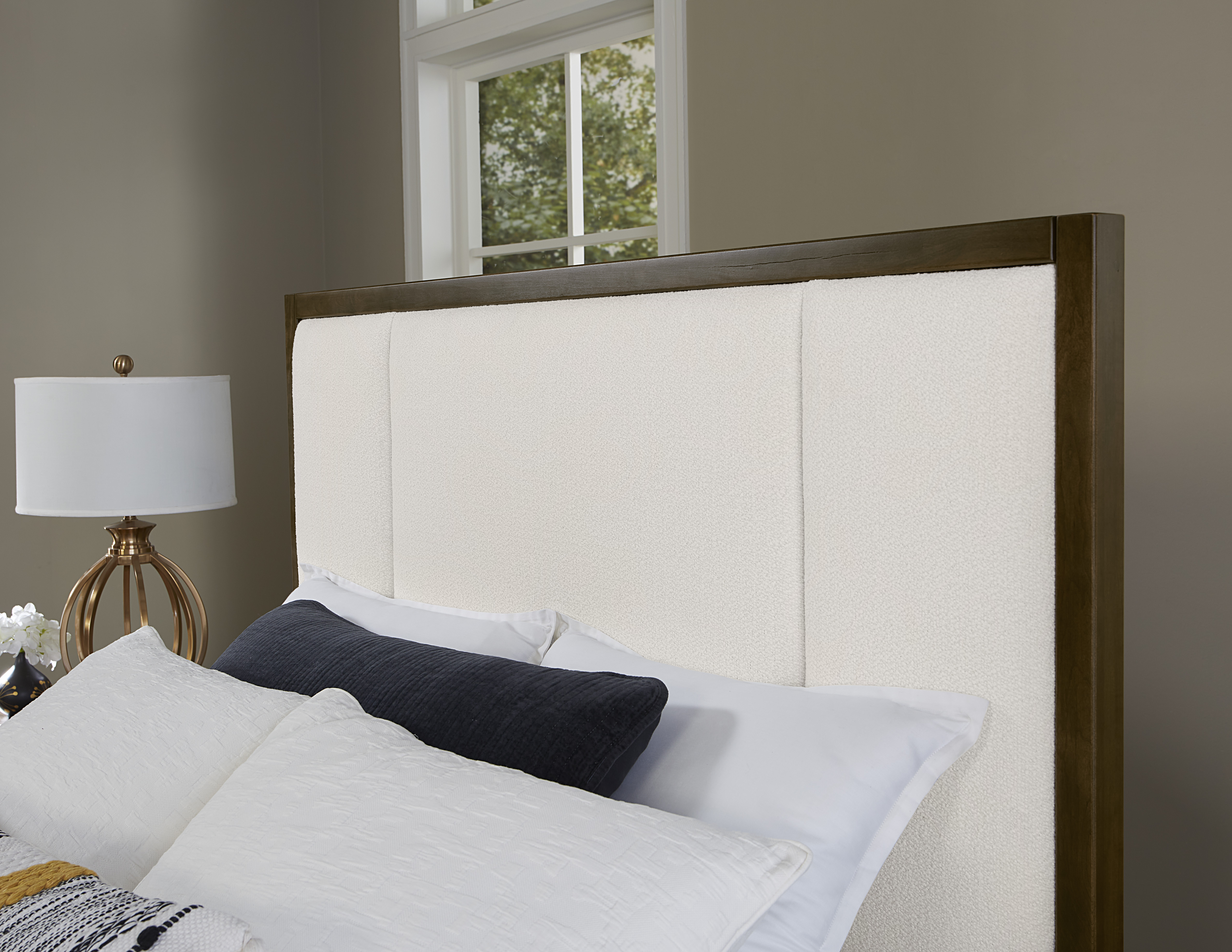 Model: 150-661 | Artisan & Post by Vaughan-Bassett Erins Uph Hdbd 6/6-Wht Fabric