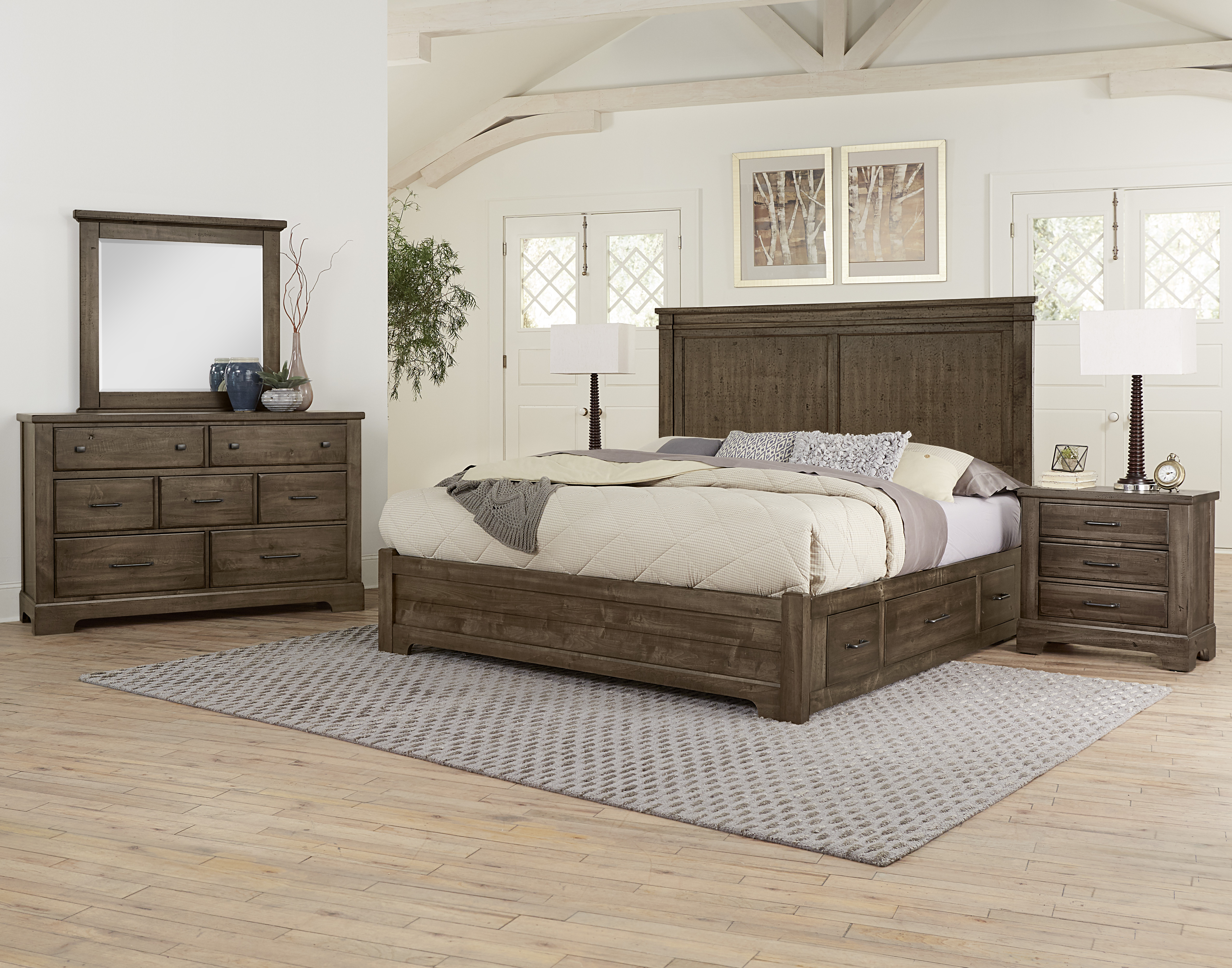 Model: 170-551 | Artisan & Post by Vaughan-Bassett Mansion Hdbd 5/0