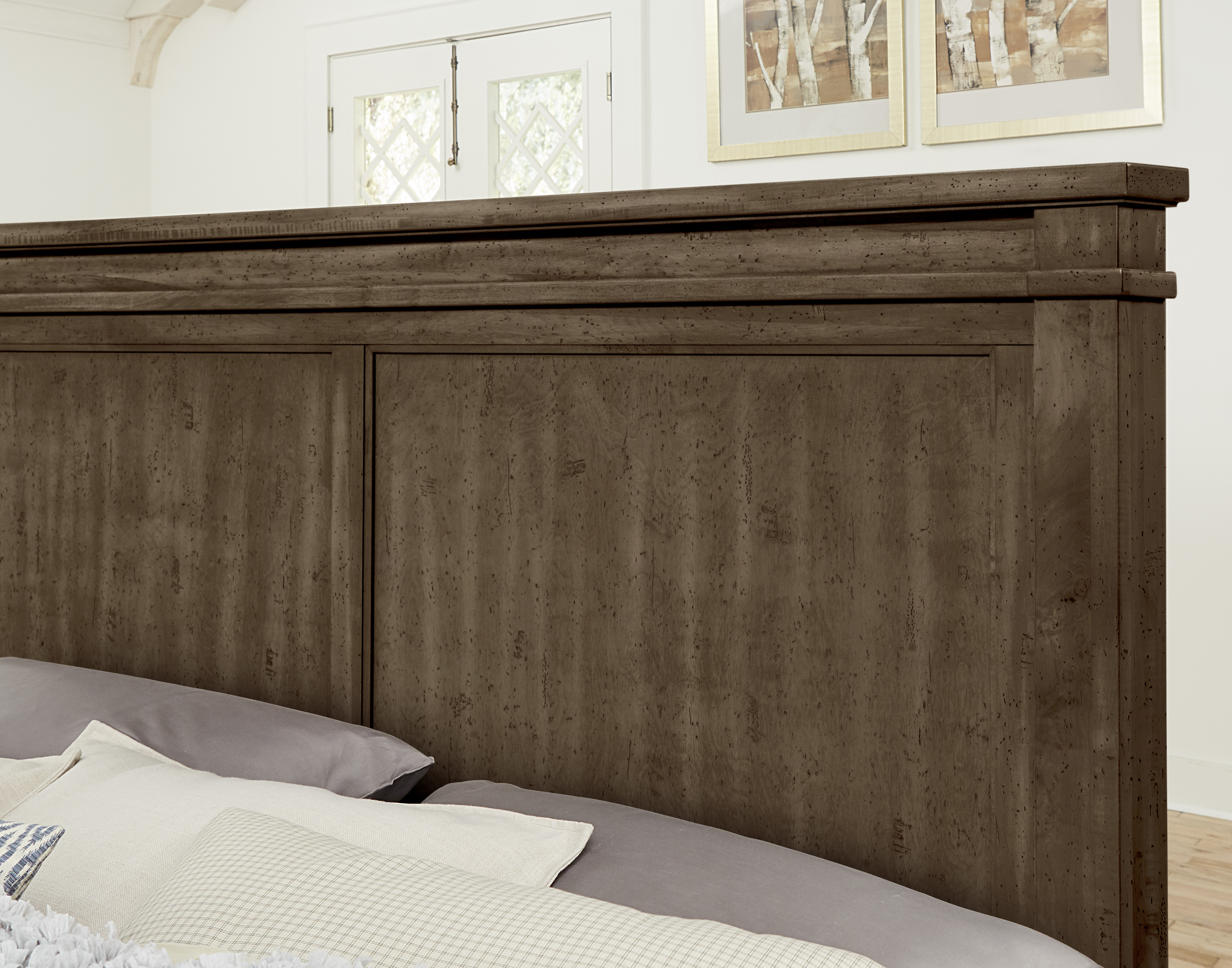 Model: 170-551-155-922 | Artisan & Post by Vaughan-Bassett Queen Mansion Bed