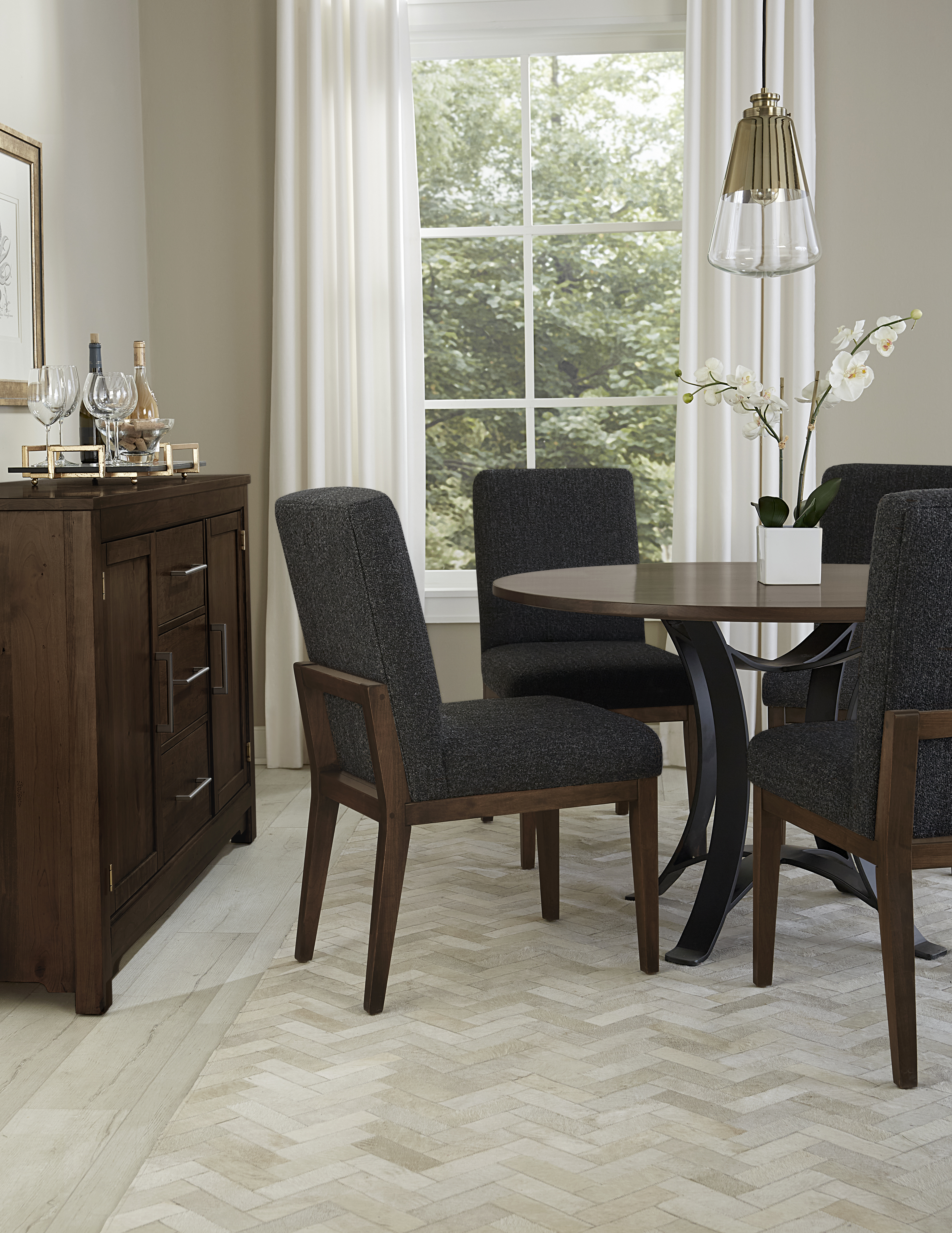 Model: 150-048 | Artisan & Post by Vaughan-Bassett Round Table Top 48" W/ 1" Top