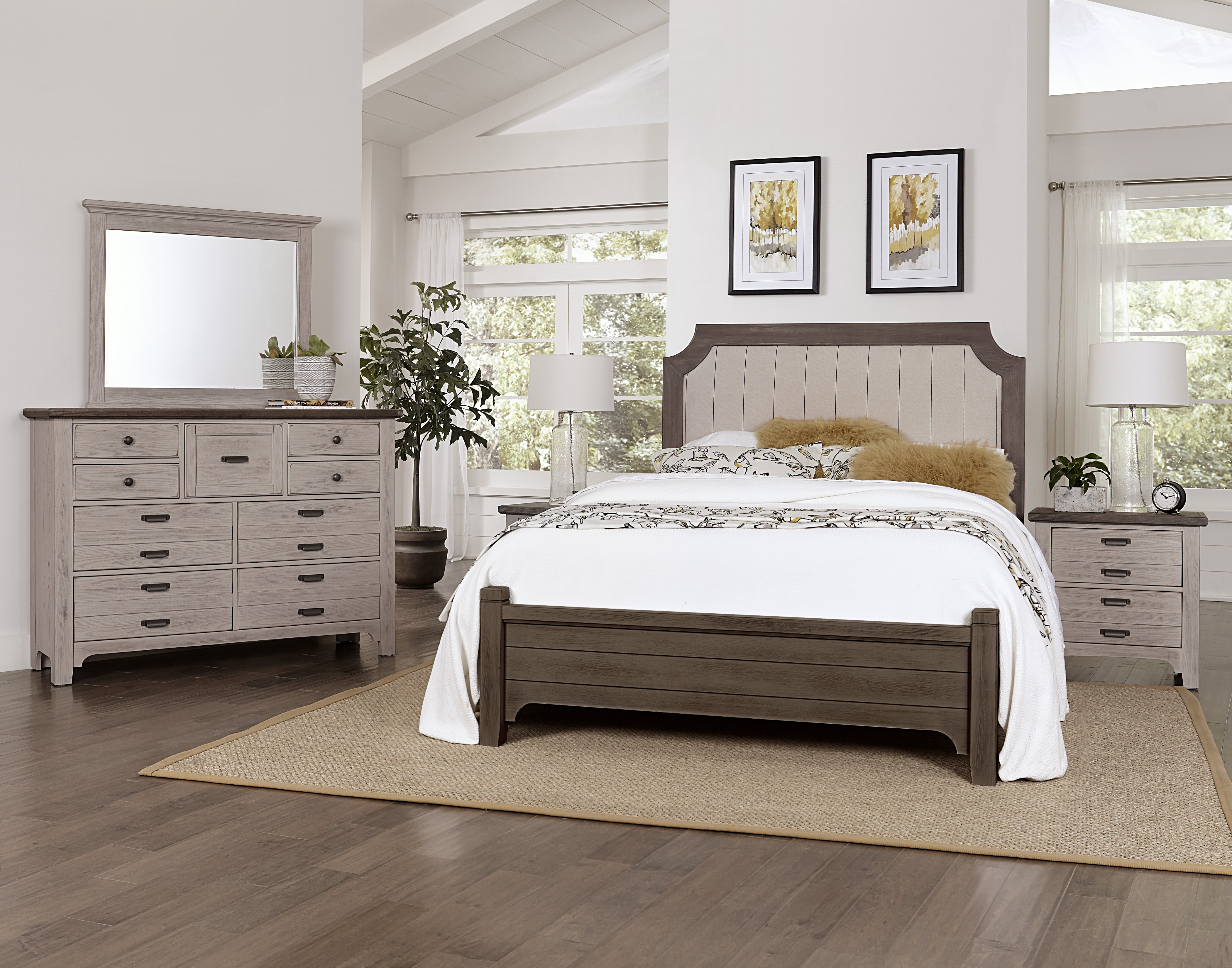Model: 740-551 | Vaughan-Bassett Upholstered Hdbd 5/0