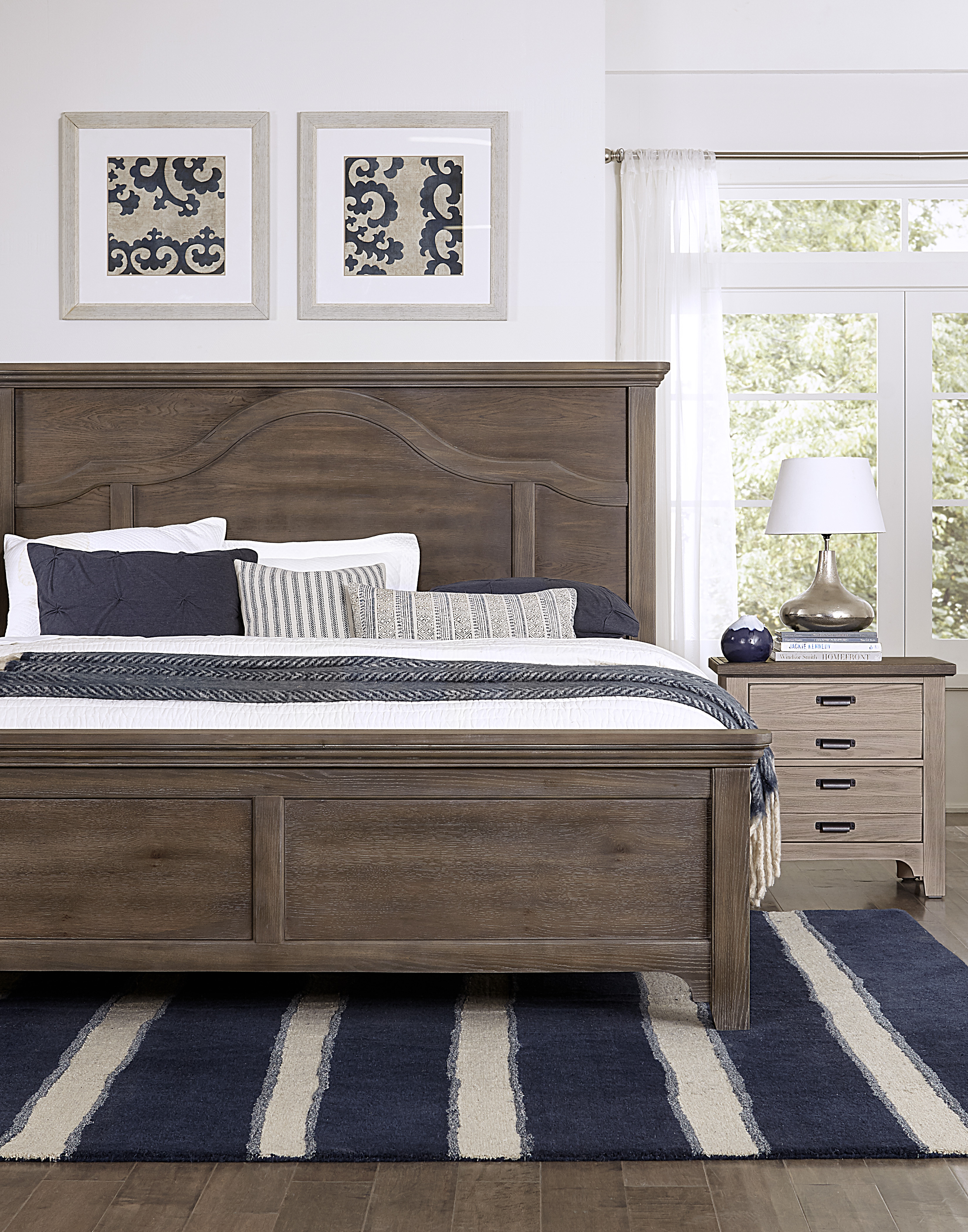 Model: 740-559 | Vaughan-Bassett Mantel Hdbd 5/0