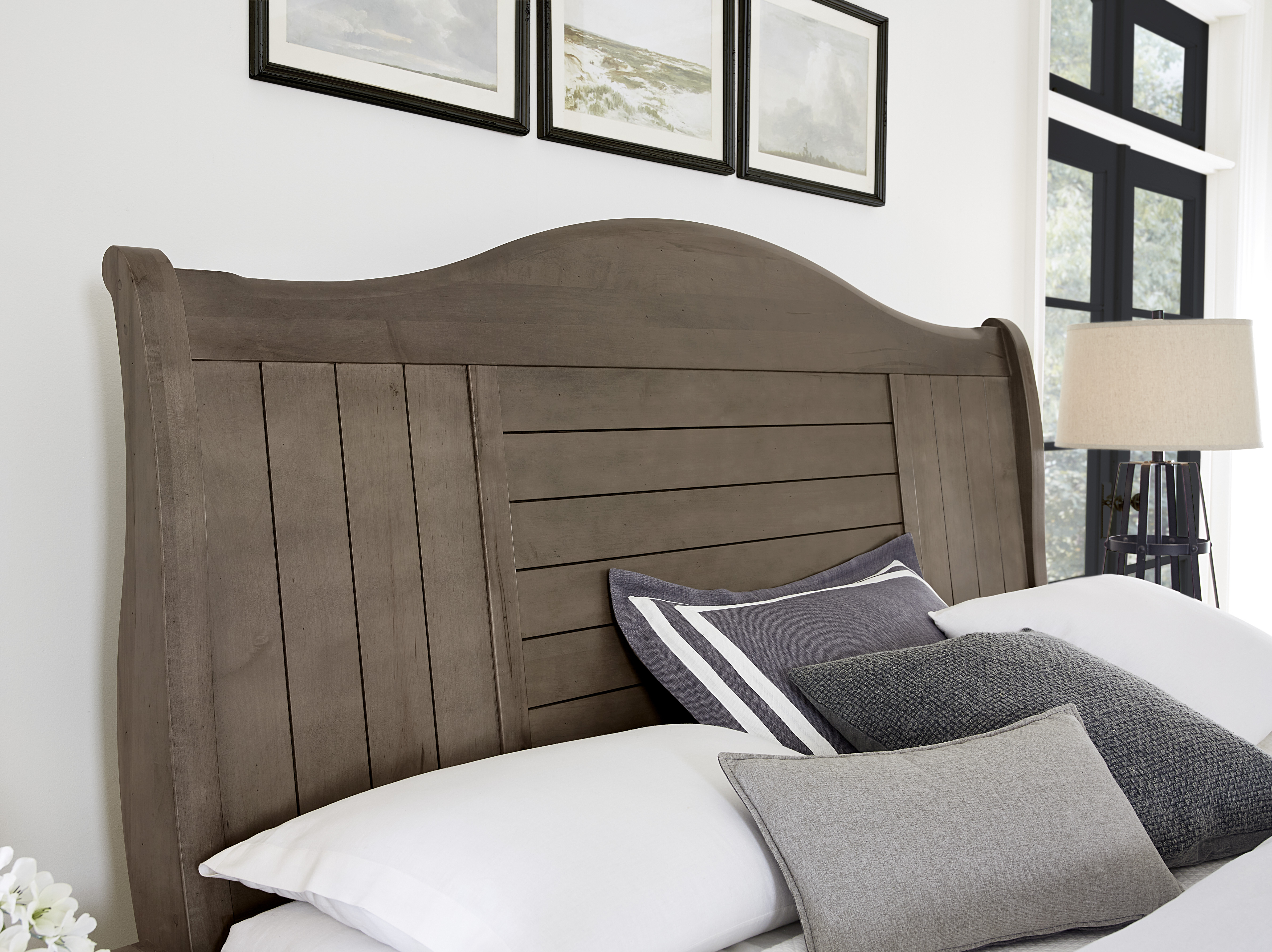 Model: 801-663 | Vaughan-Bassett Sleigh Hdbd 6/6