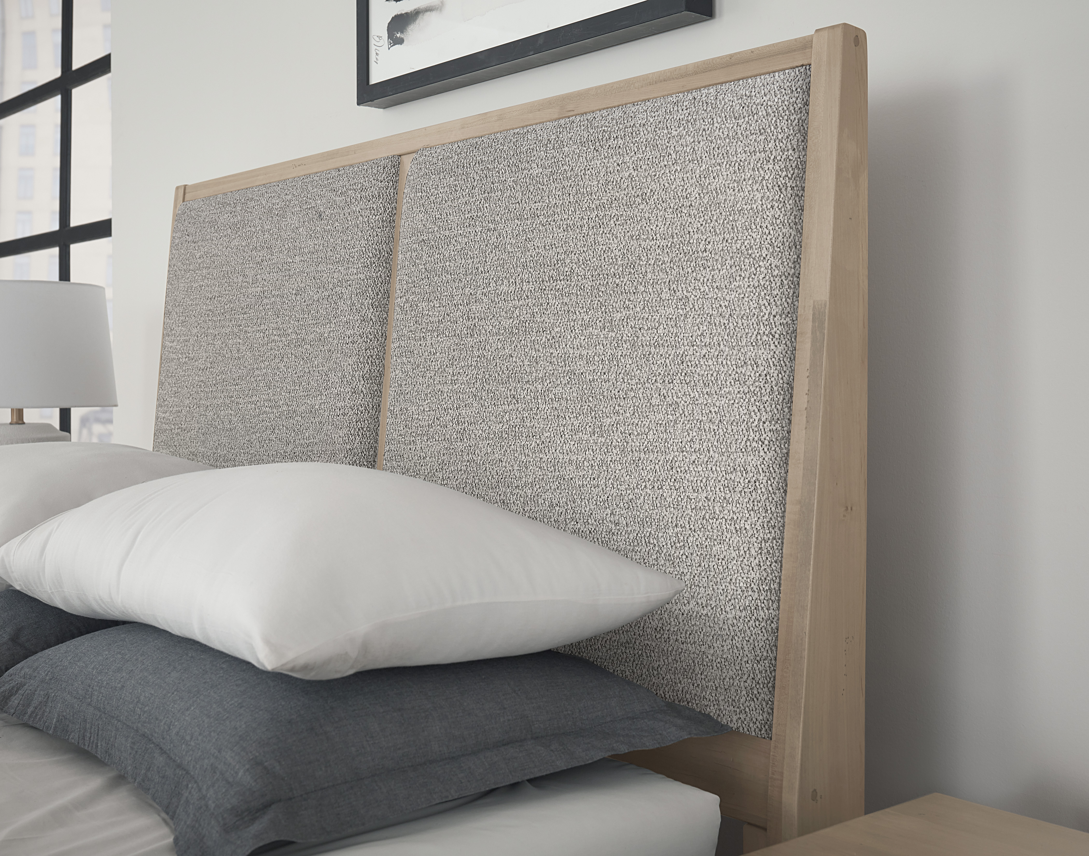 Model: 822-661-166-062-944-MS1 | Vaughan-Bassett Cal King Upholstered Bed-Grey