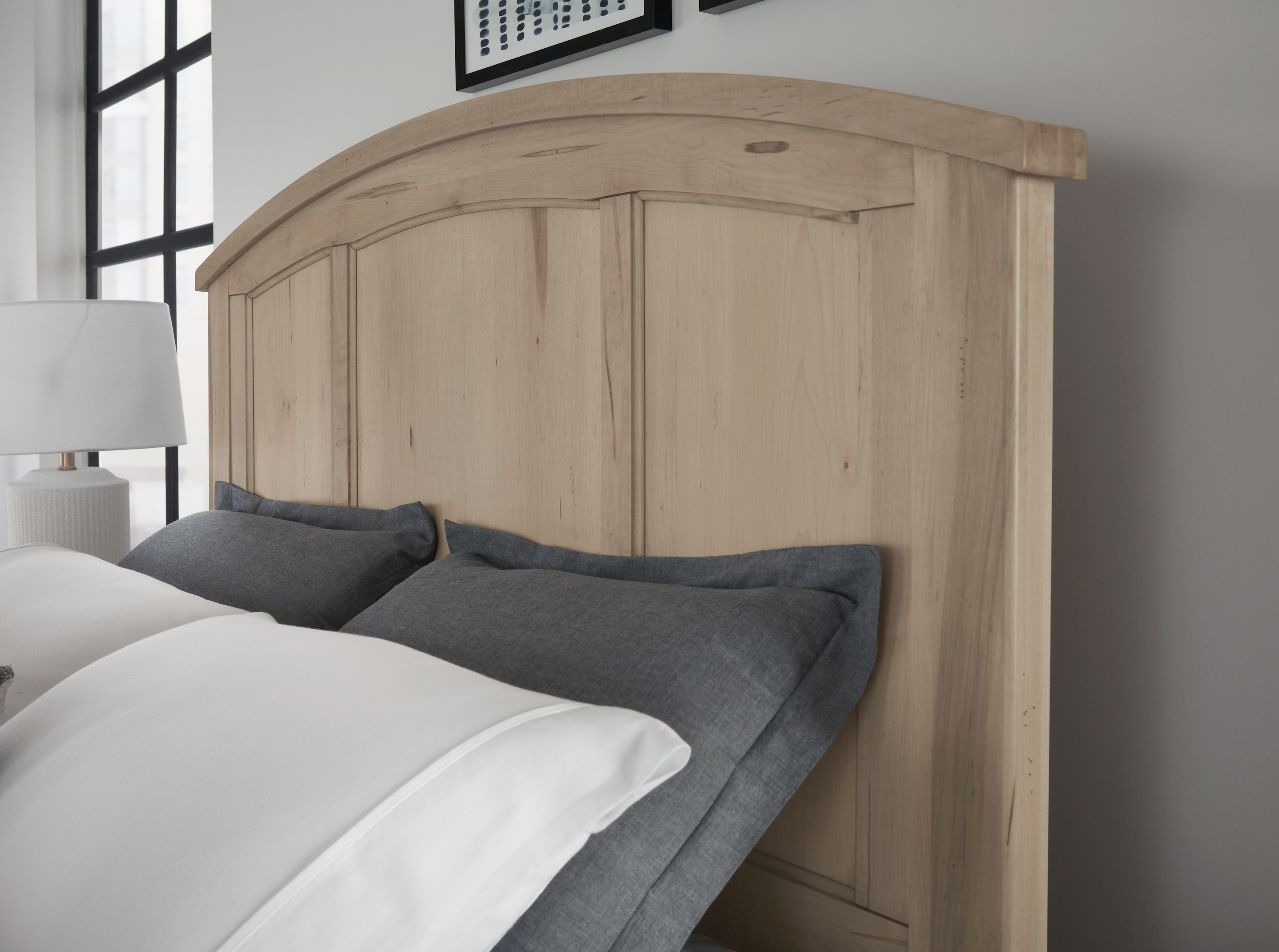 Model: 822-667-766-944-MS1 | Vaughan-Bassett Cal King Arch Bed