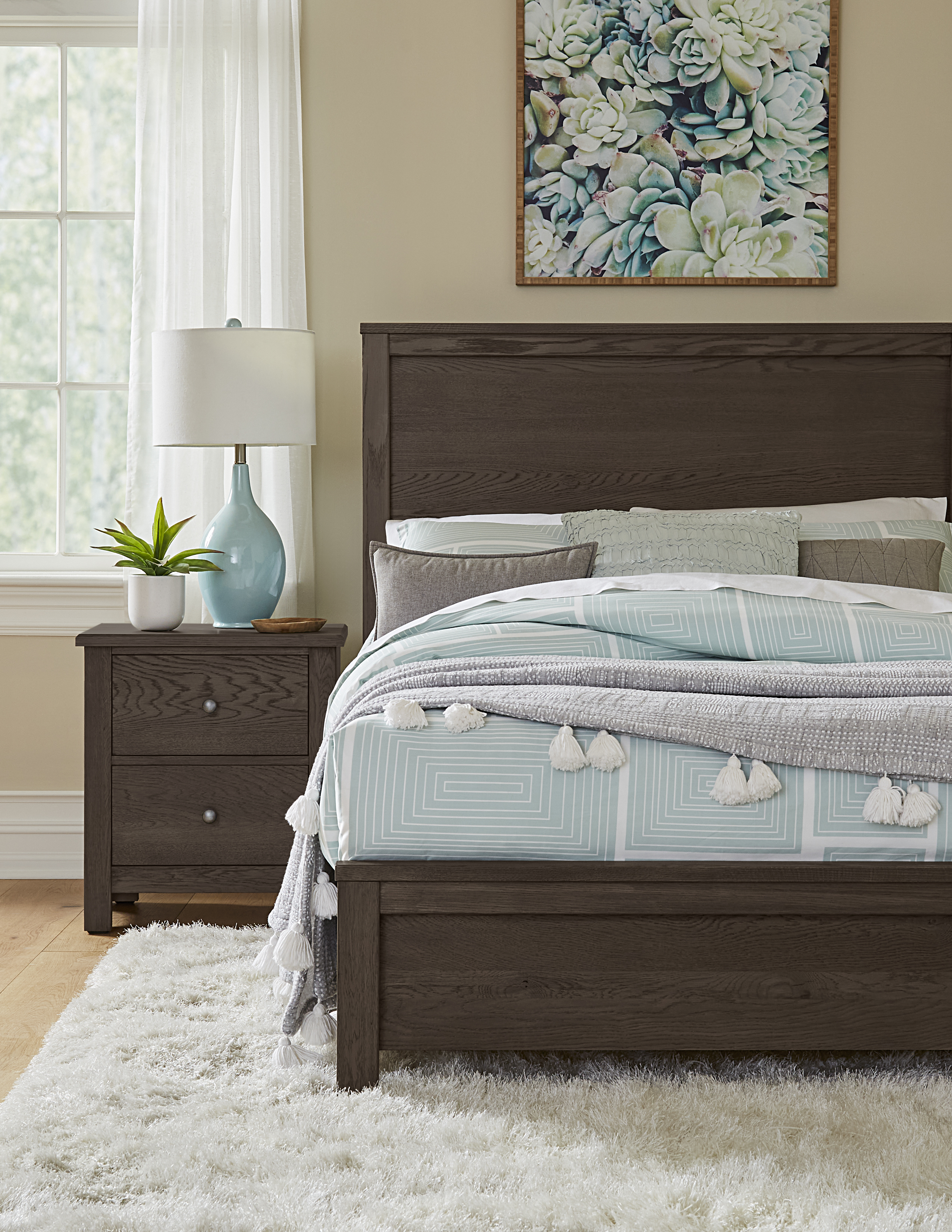 Model: 10-661-166-922-MS1 | Vaughan-Bassett King Bed