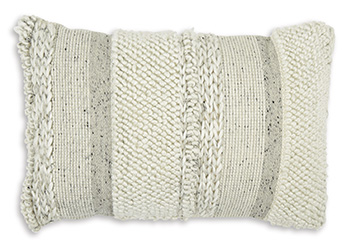 Model: A1001005 | Signature Design by Ashley Standon Pillow (4/CS)