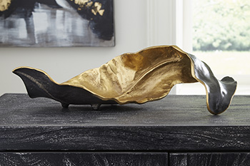 Model: A2000416 | Signature Design by Ashley Melinda Sculpture