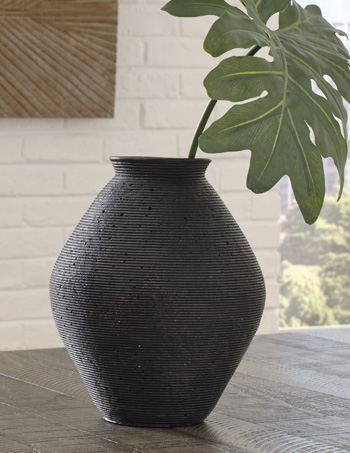 Model: A2000511 | Signature Design by Ashley Hannela Vase