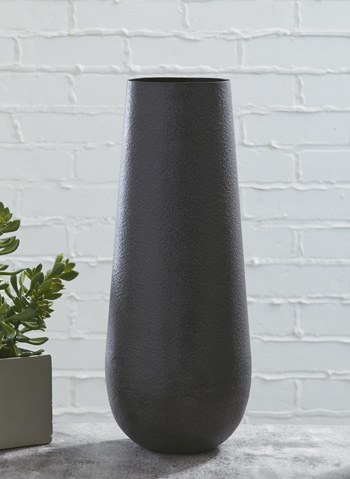 Model: A2000516 | Signature Design by Ashley Fynn Vase
