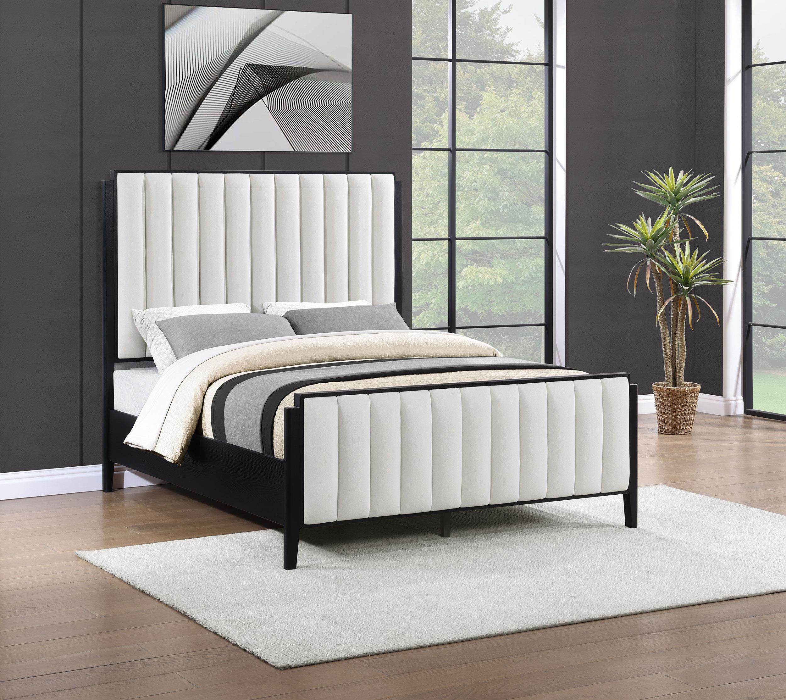Model: 224710KW | Coaster Brookmead 60-inch Upholstered California King Bed Black